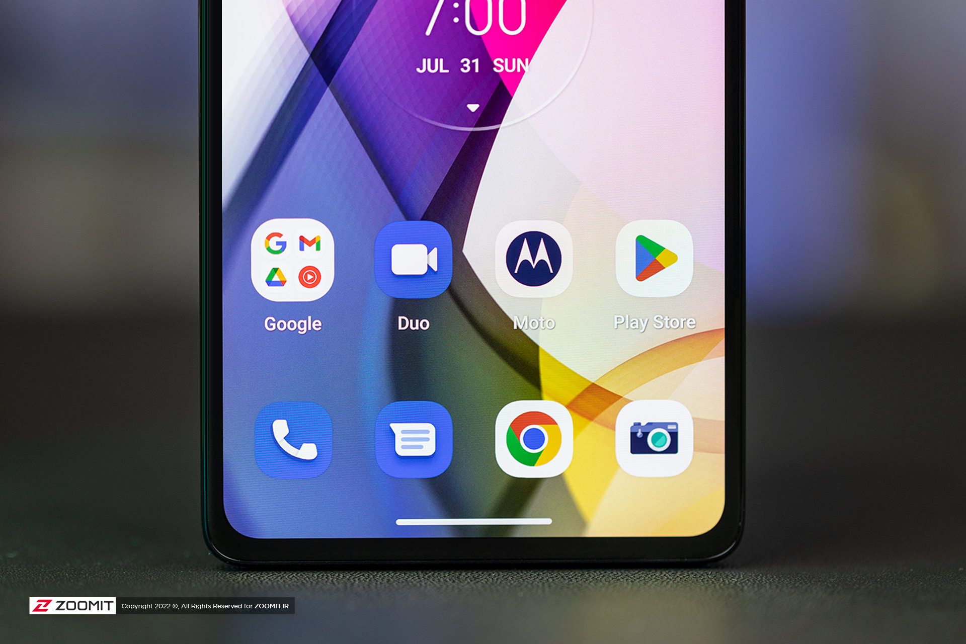 نیمه پایینی نمایشگر موتورولا اج ۳۰ پرو