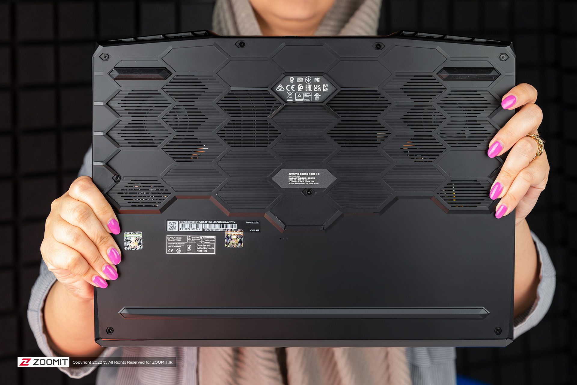 شیارهای فن لپ‌تاپ MSI Raider GE66