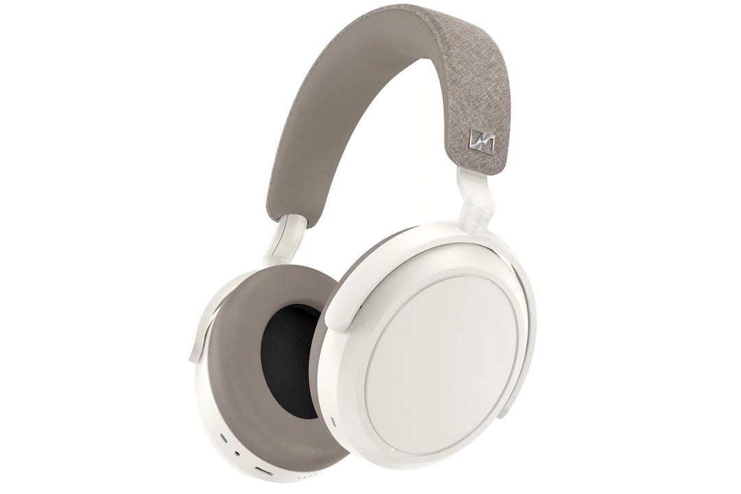 مدل سفید هدفون مومنتوم 4 سنهایزر / Sennheiser Momentum 4 از نمای سه رخ