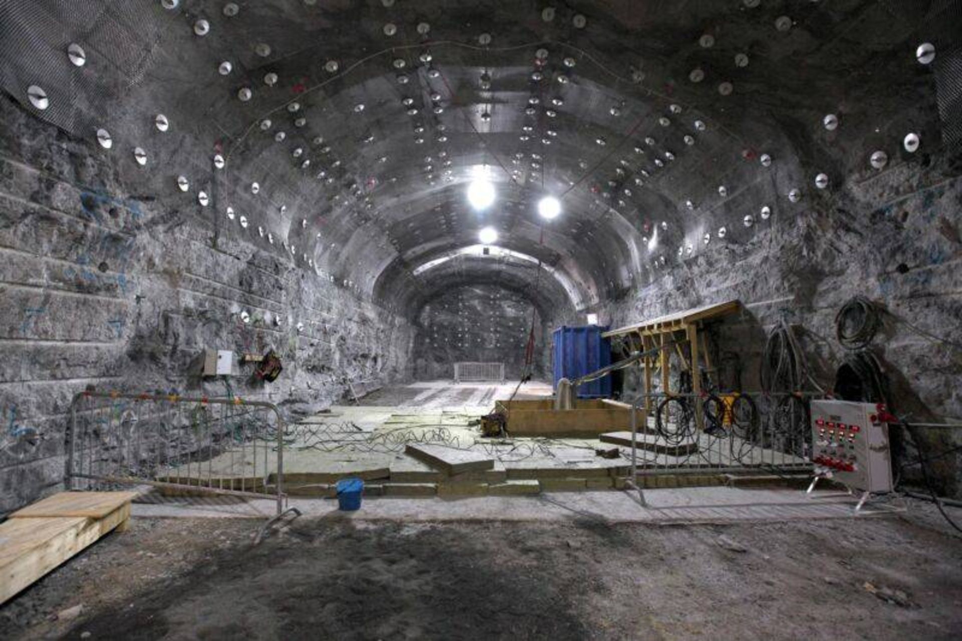 تونل مخزن ضایعات هسته‌ای فنلاند / nuclear waste repository