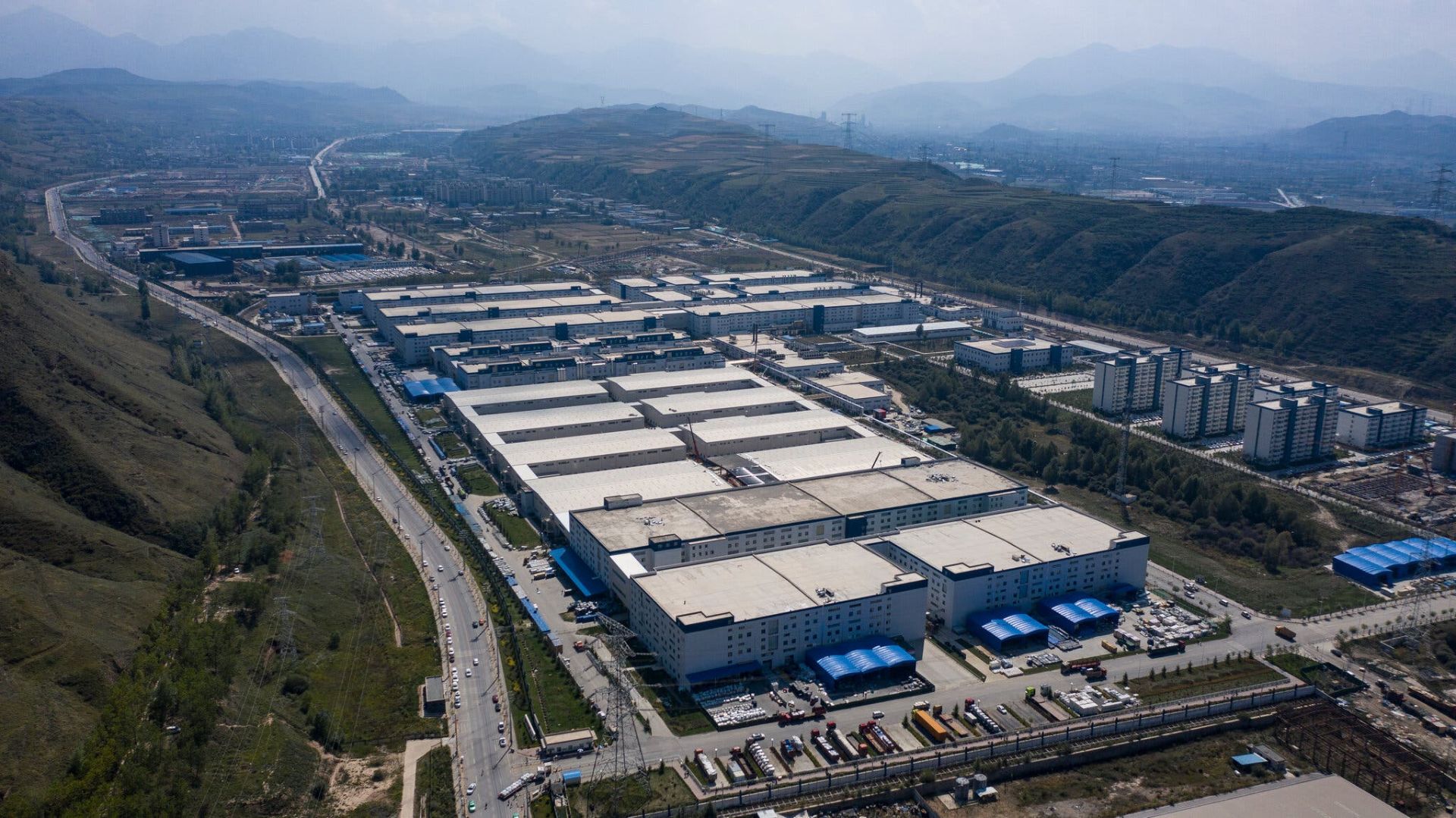 کارخانه باتری‌سازی BYD در چین
