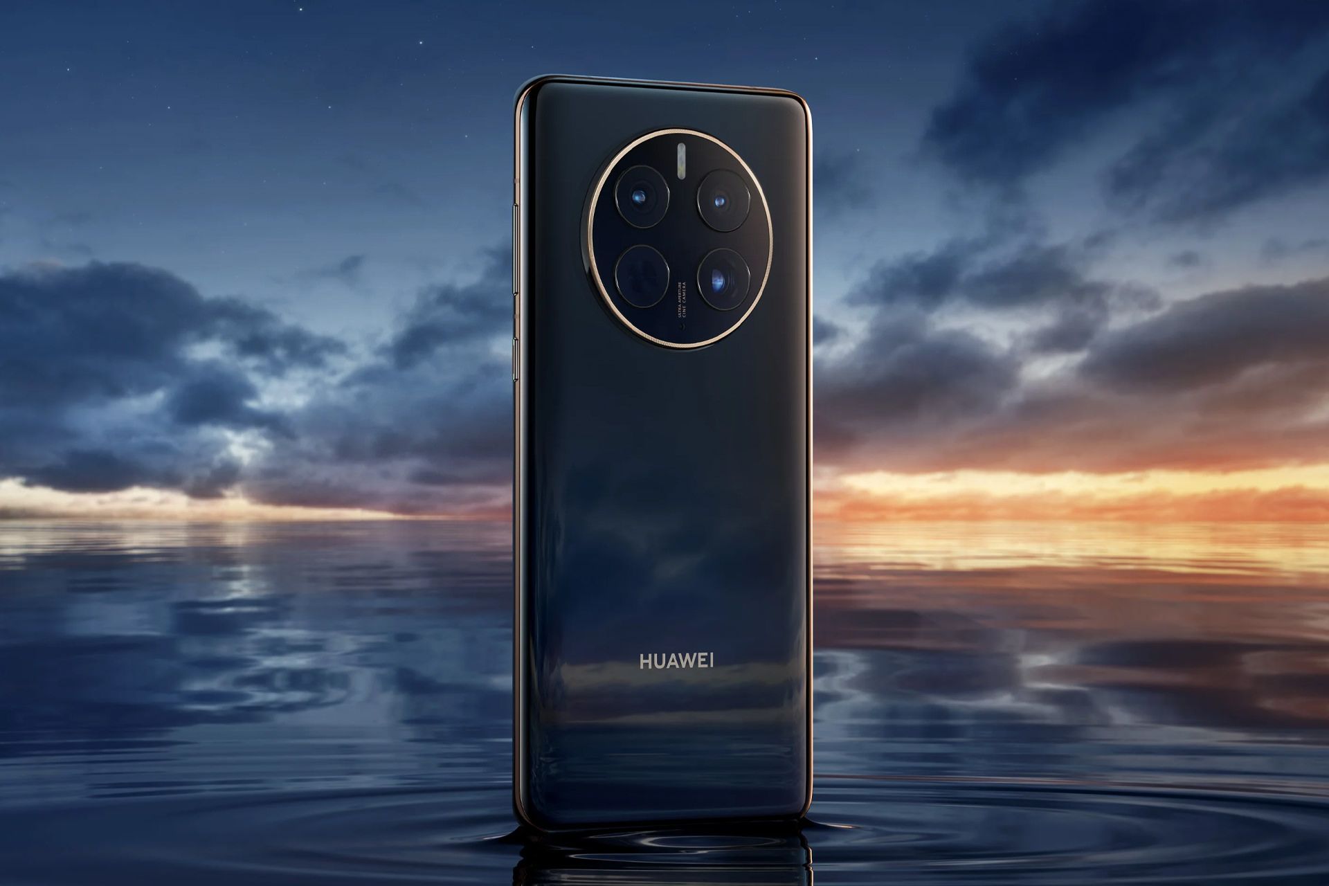 رندر مدل مشکی هواوی میت ۵۰ پرو Huawei Mate 50 Pro آب و آسمان