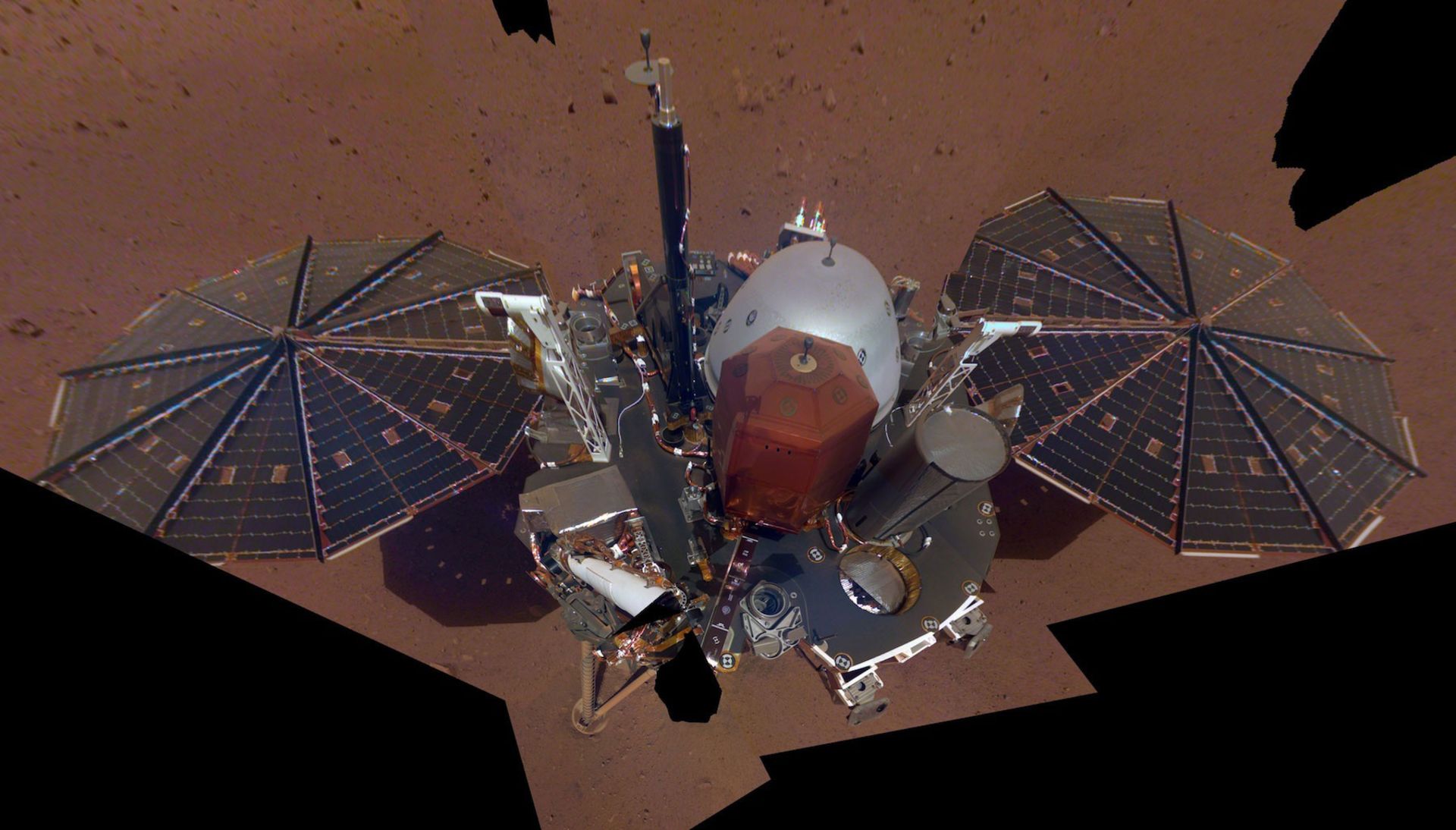 The first selfie of the InSight rover showing its solar panels