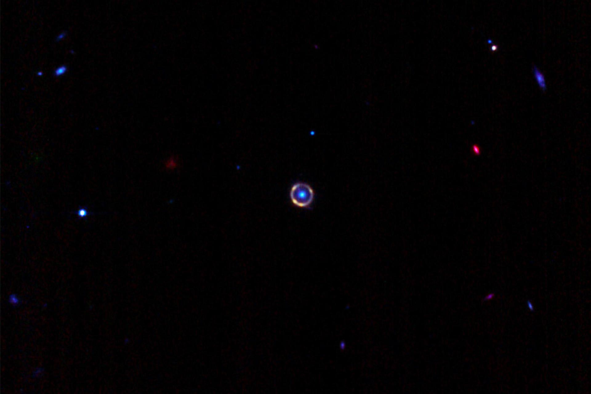 ثبت تصویر یک حلقه اینشتین بی‌نقص به‌وسیله تلسکوپ فضایی جیمز وب