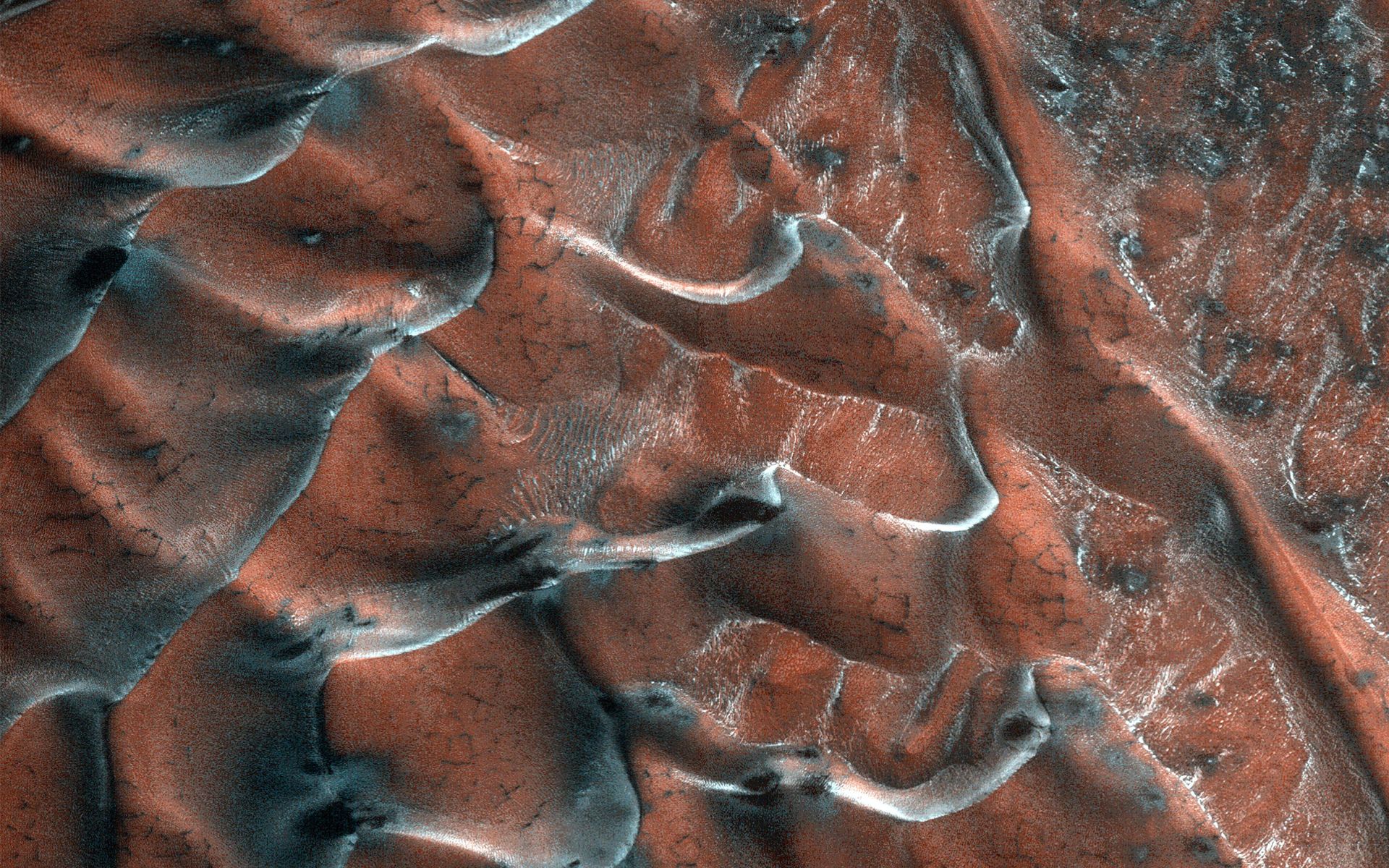 Sand dunes on the northern plateaus of Mars