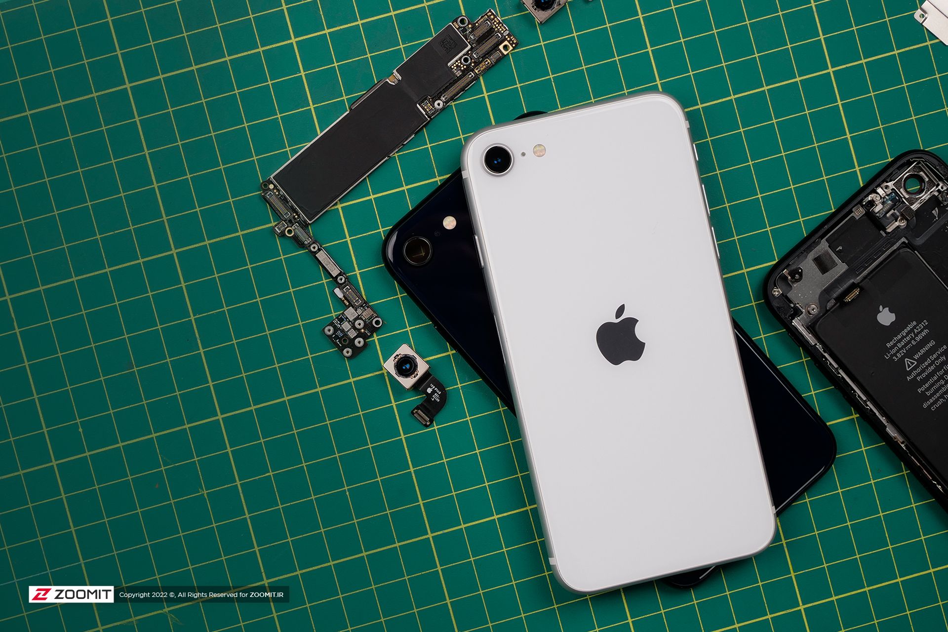 کالبدشکافی آیفون SE 2020 و آيفون SE 2022