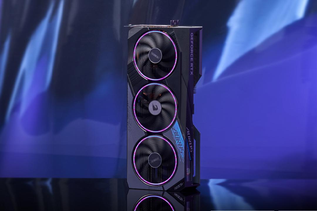 کارت گرافیک سفارشی RTX 4090 انویدیا گیگابایت با سه فن