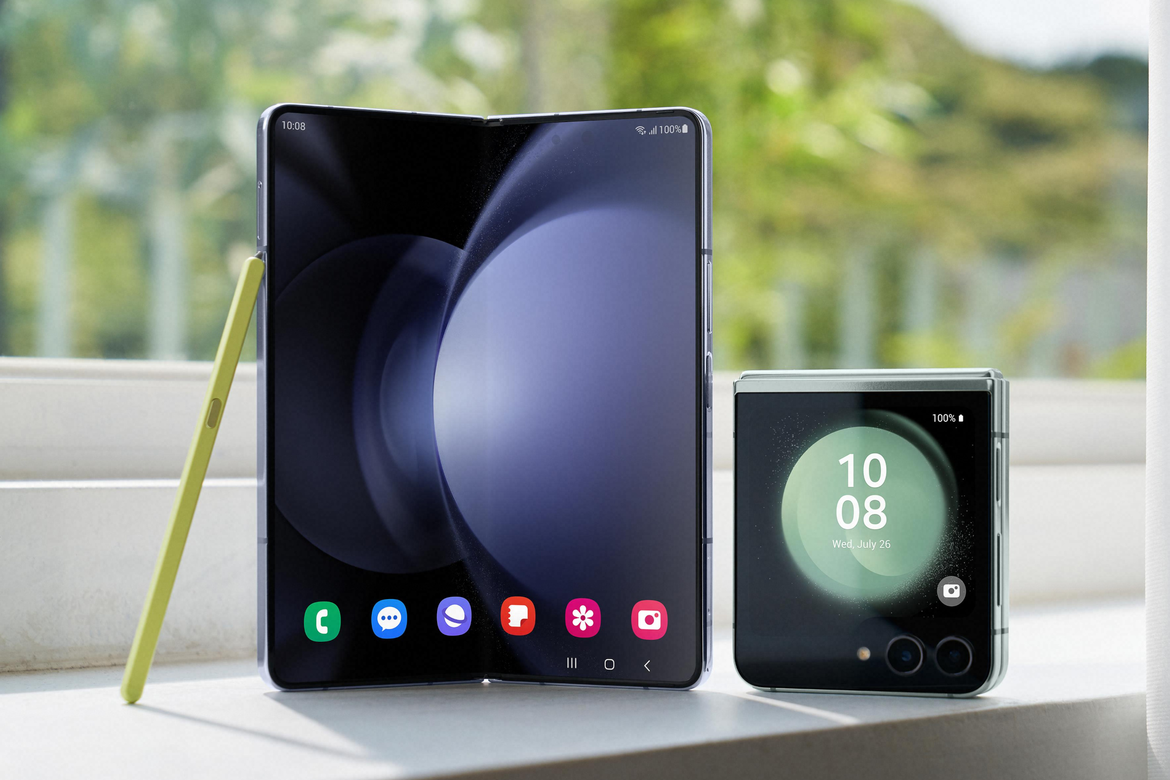 Samsung Galaxy Z Flip5 - 4
