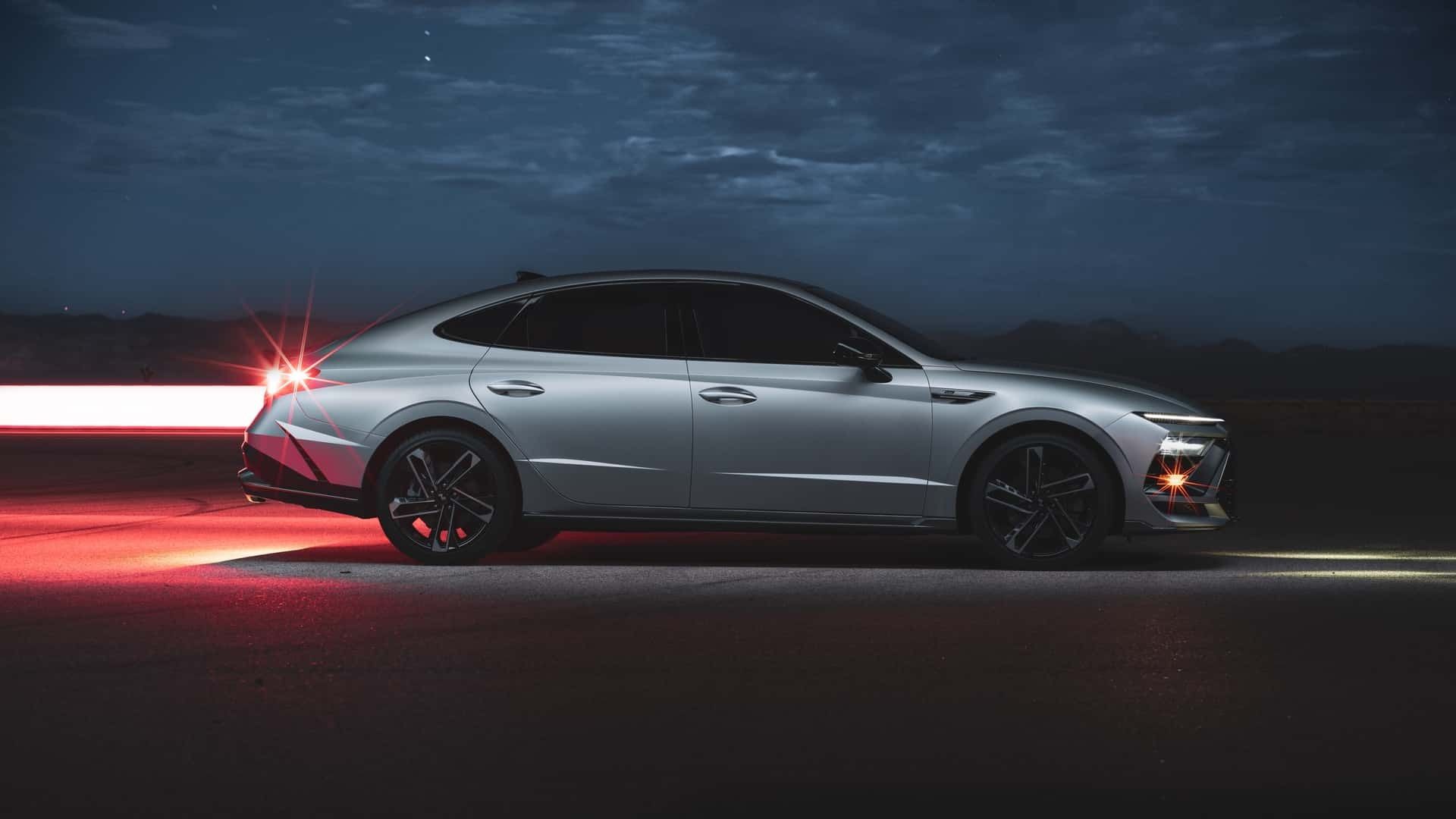 نمای جانبی خودرو هیوندای سوناتا ۲۰۲۵