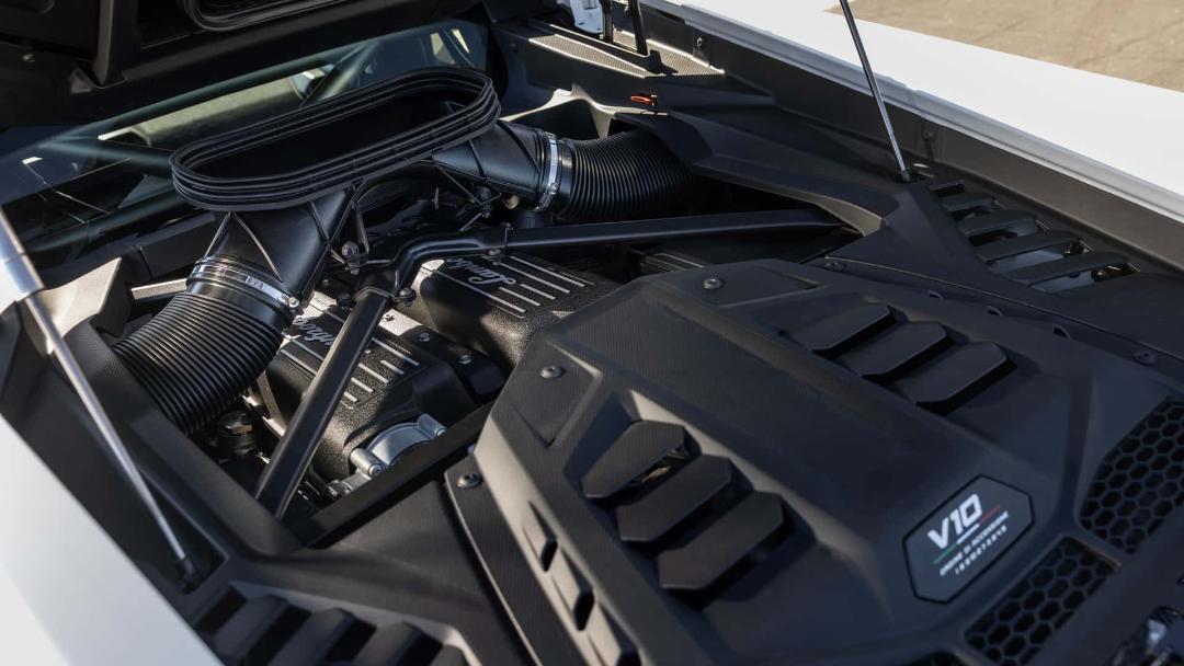 موتور V-10  لامبورگینی