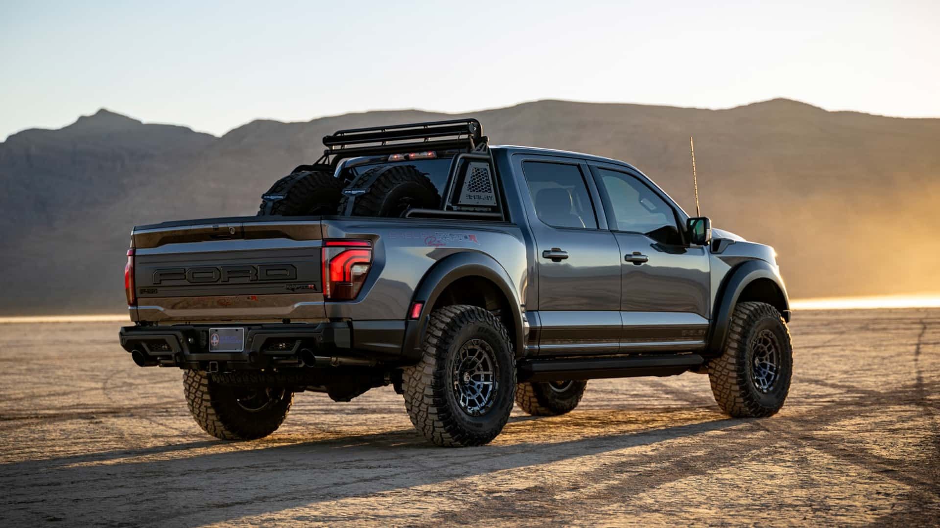 نمای سه‌چهارم عقب خودرو فورد F-150 شلبی رپتور Baja