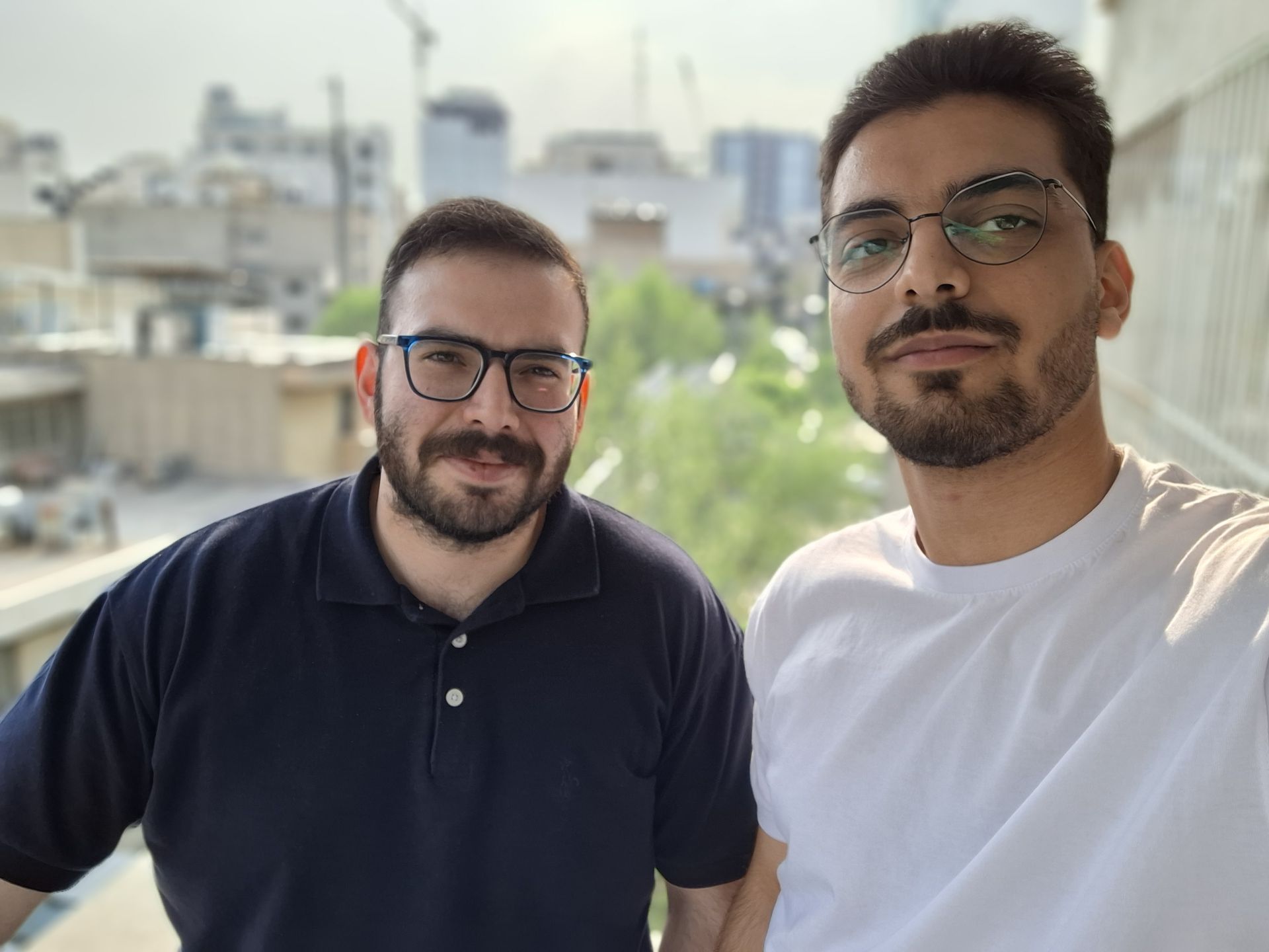 محمدحسین معیدفر و سوان دنیلیان از کارکنان زومیت