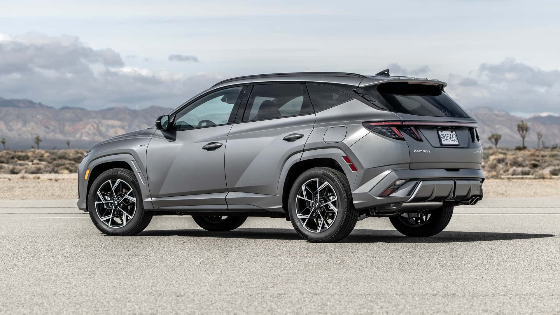 خودروی هیوندای توسان ۲۰۲۵ سه رخ پشت