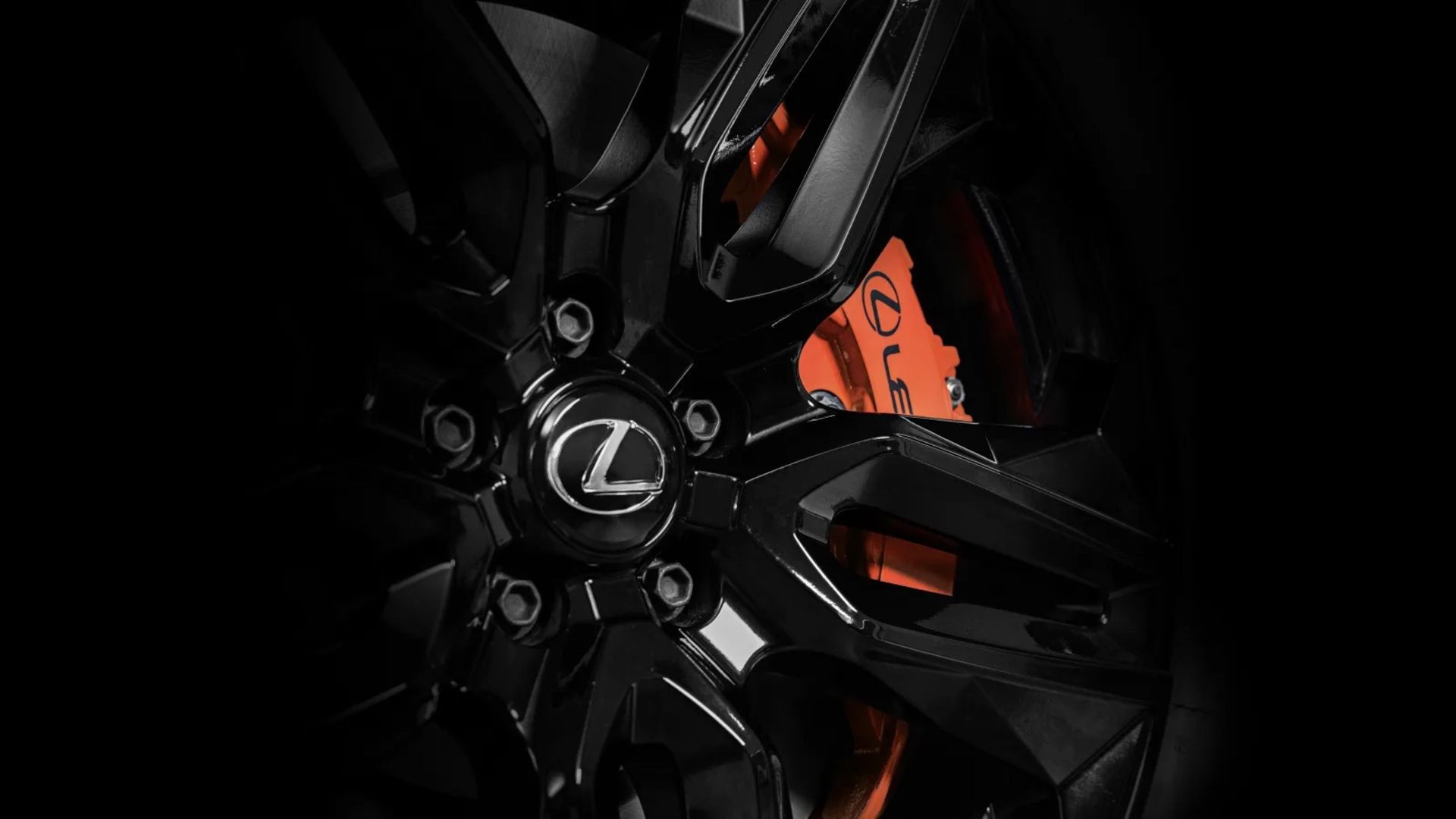 رینگ‌ خودرو لکسوس RX 500h 2025 از نمای نزدیک