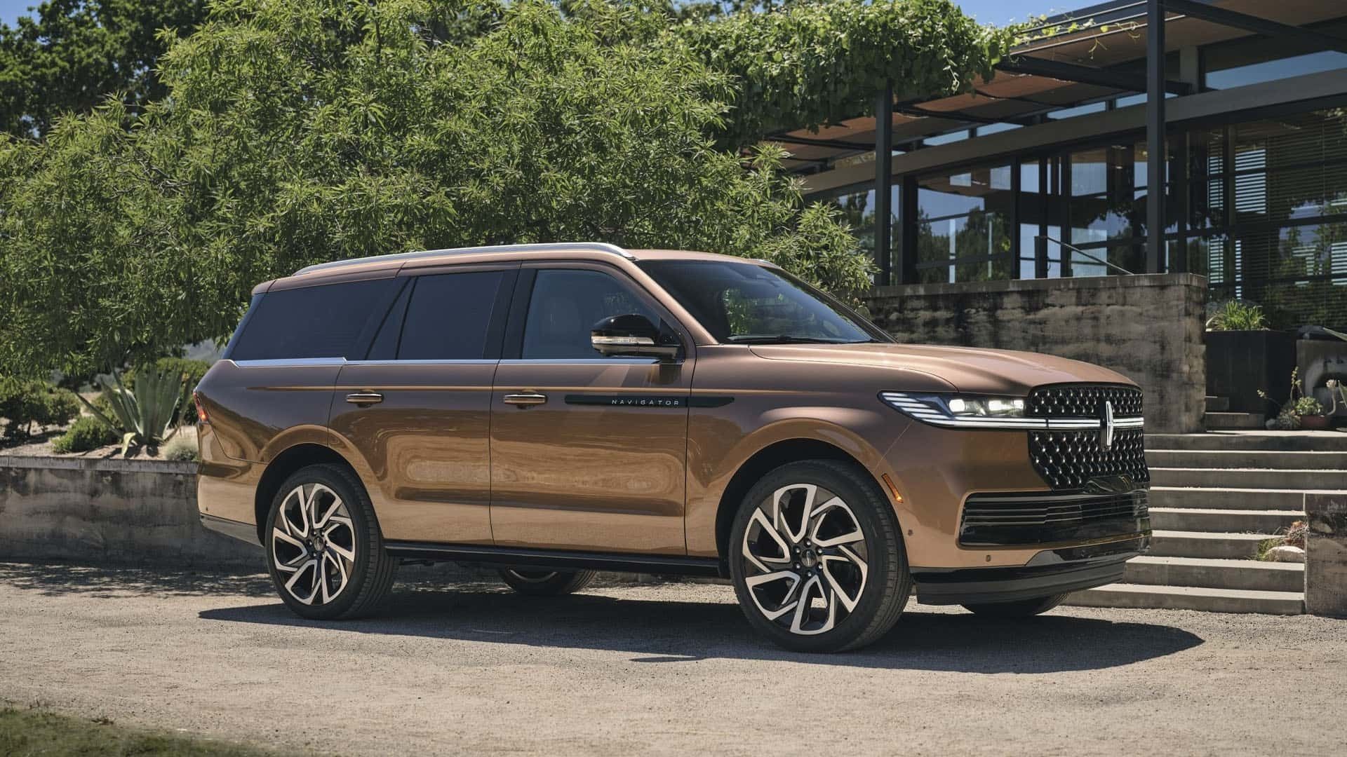 نمای سه‌چهارم جلو خودرو لینکلن نویگیتور ۲۰۲۵