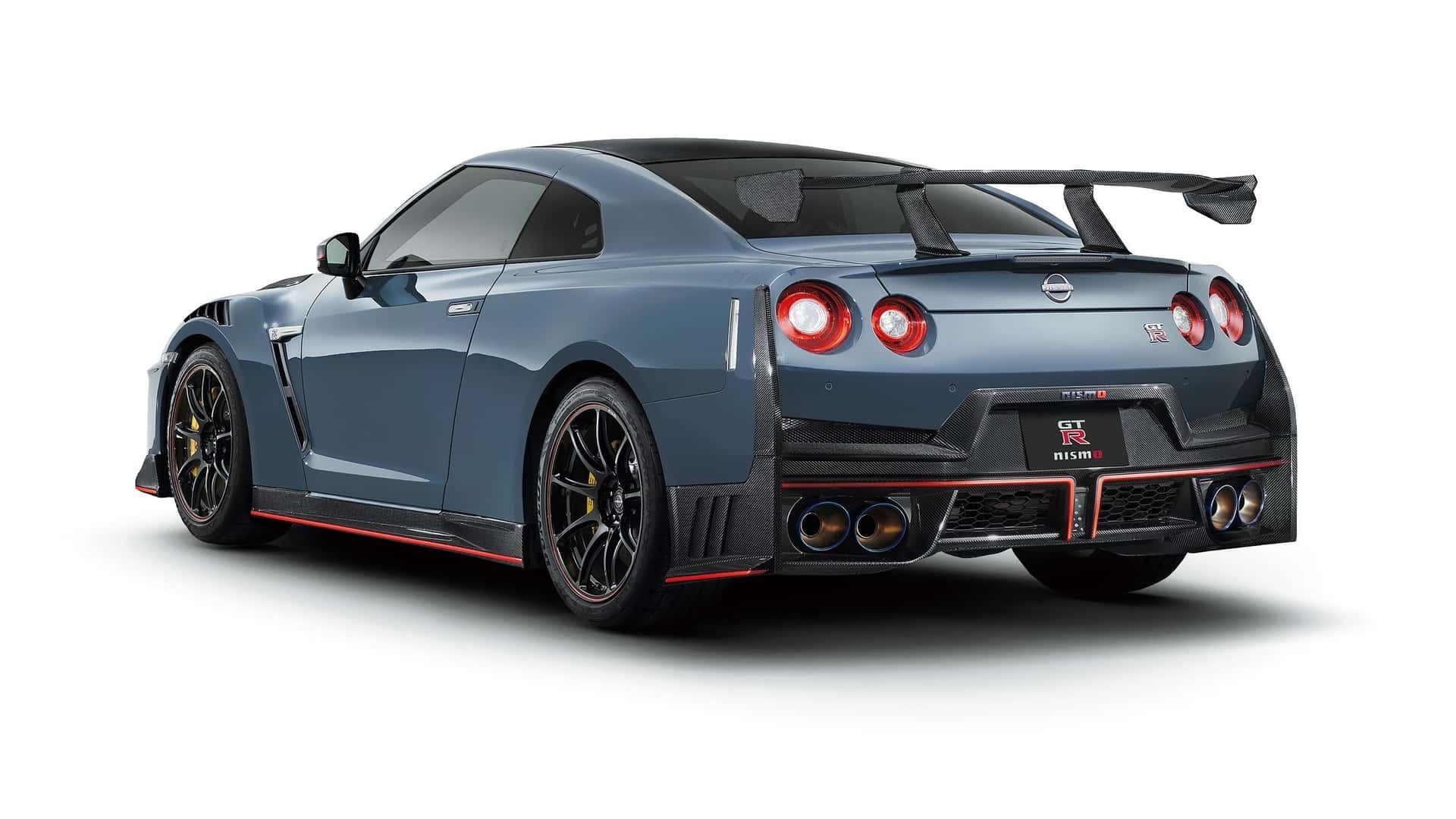 نمای سه‌چهارم عقب خودرو نیسان GT-R نیسمو مدل ۲۰۲۵