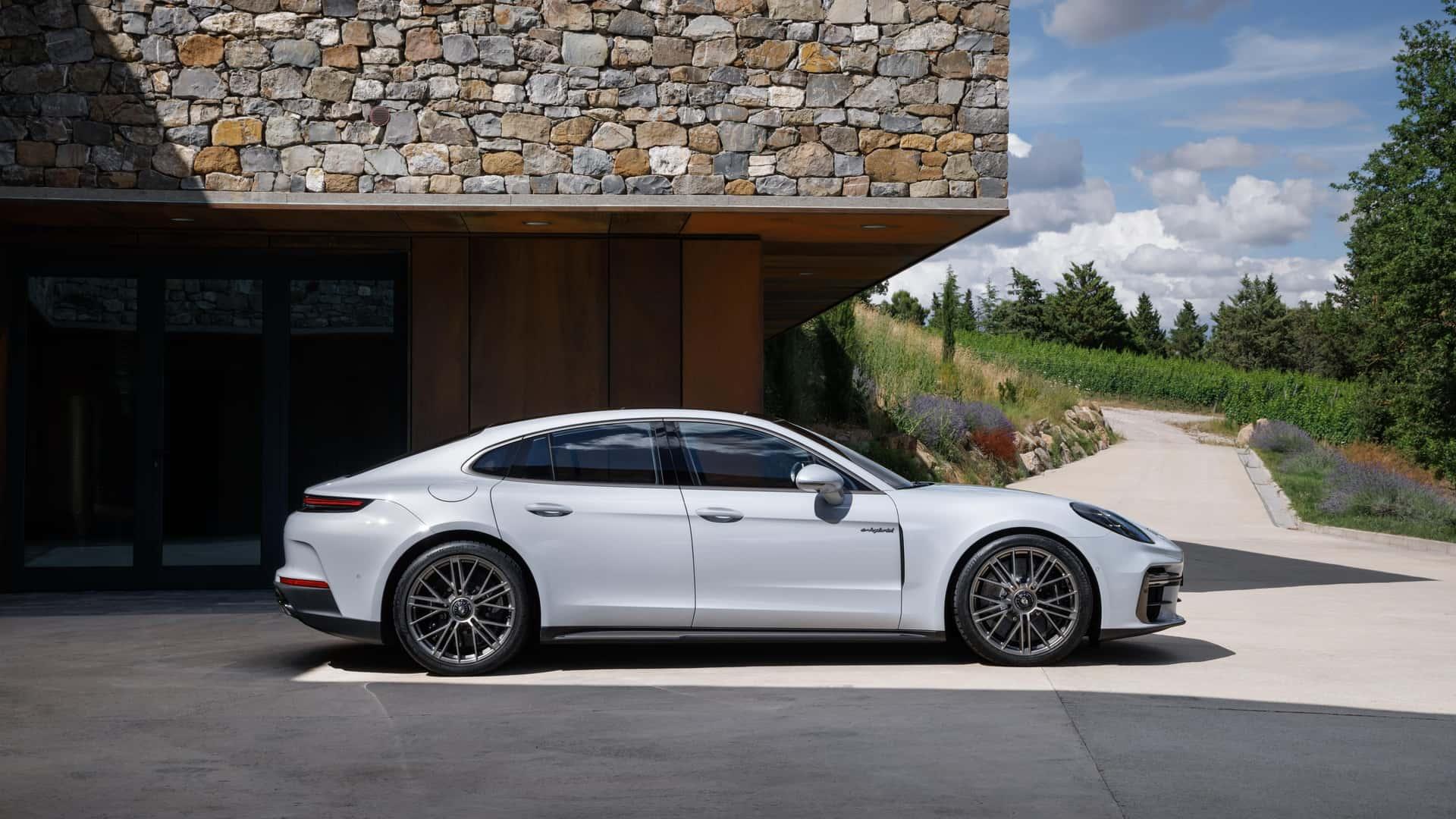 پورشه پانامرا Turbo S E-Hybrid مدل ۲۰۲۵