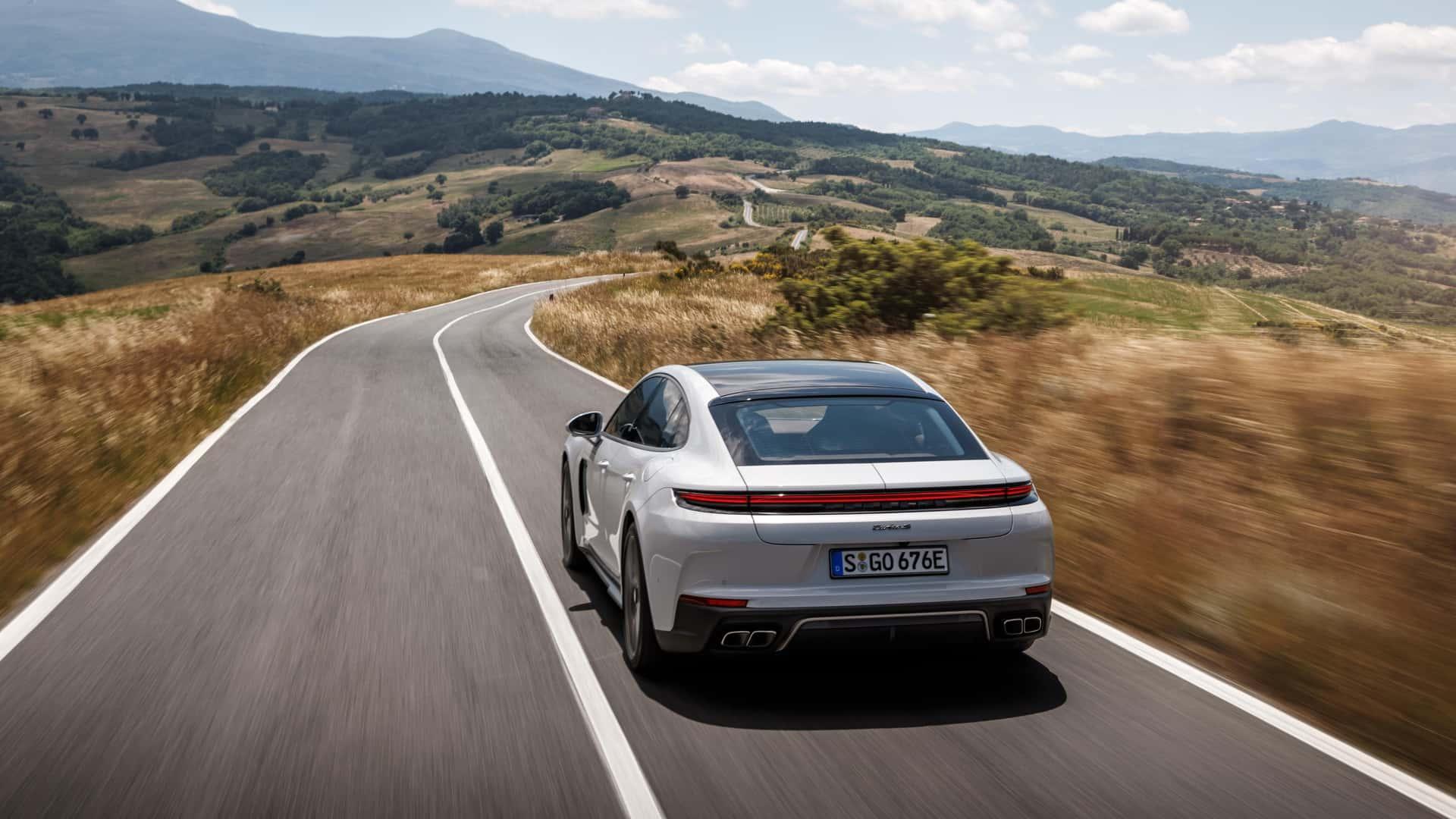 پورشه پانامرا Turbo S E-Hybrid مدل ۲۰۲۵