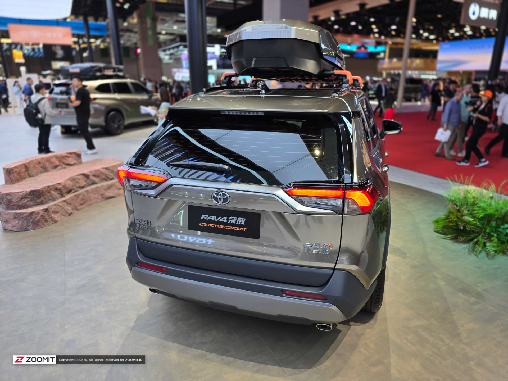 نمای عقب خودرو تویوتا Rav4