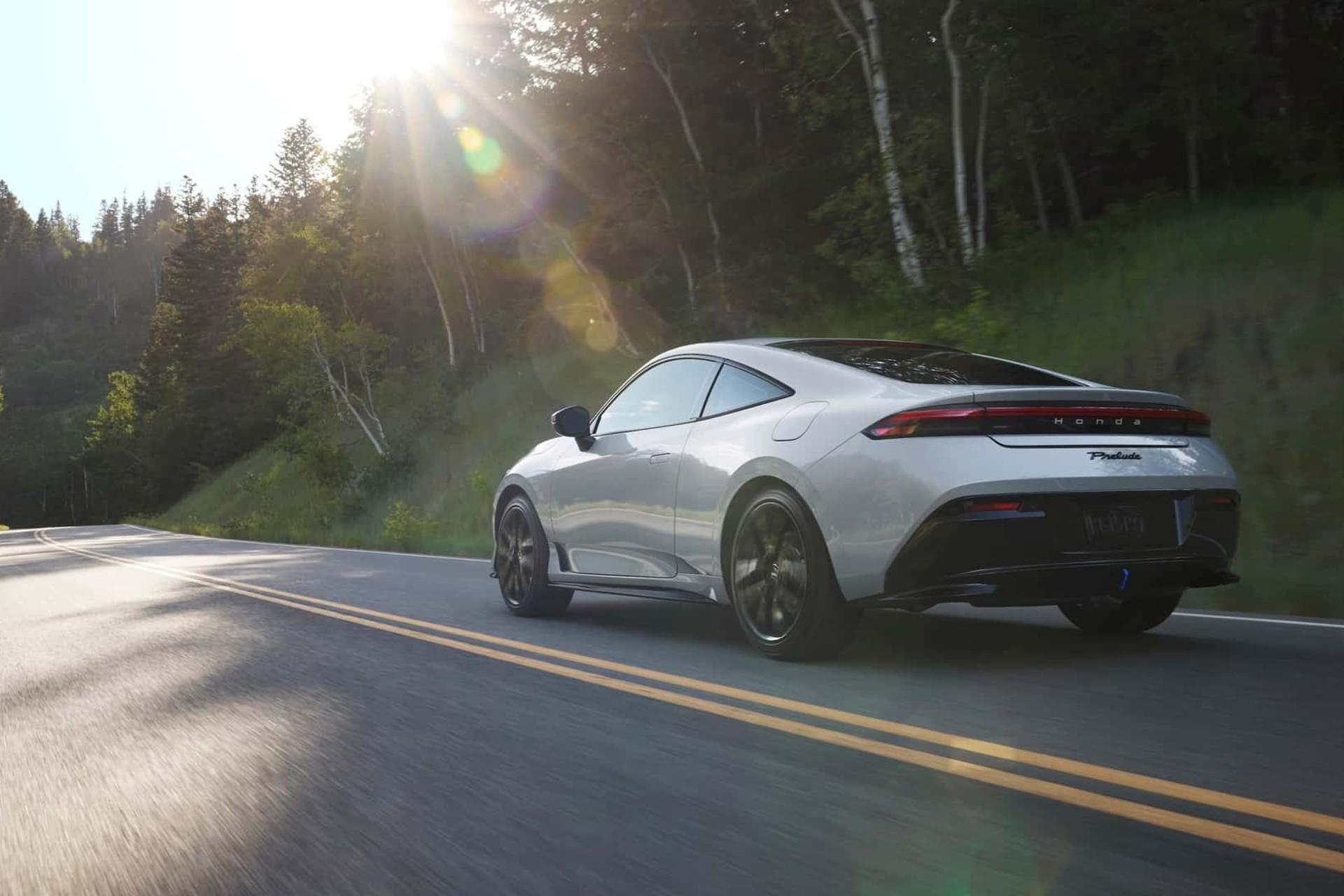 نمای سه‌چهارم عقب هوندا پریلود