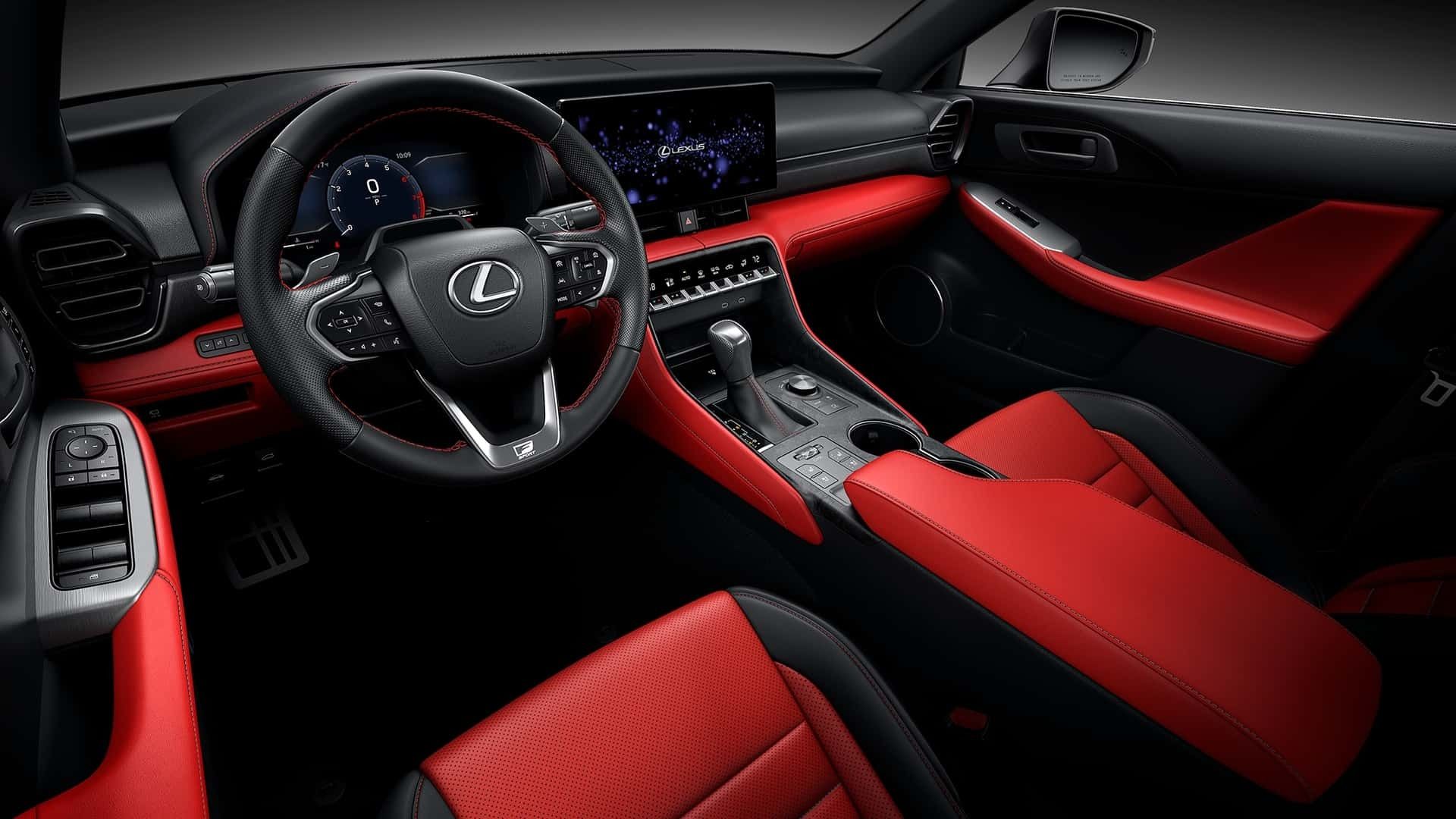 نمای داخل کابین خودرو لکسوس IS