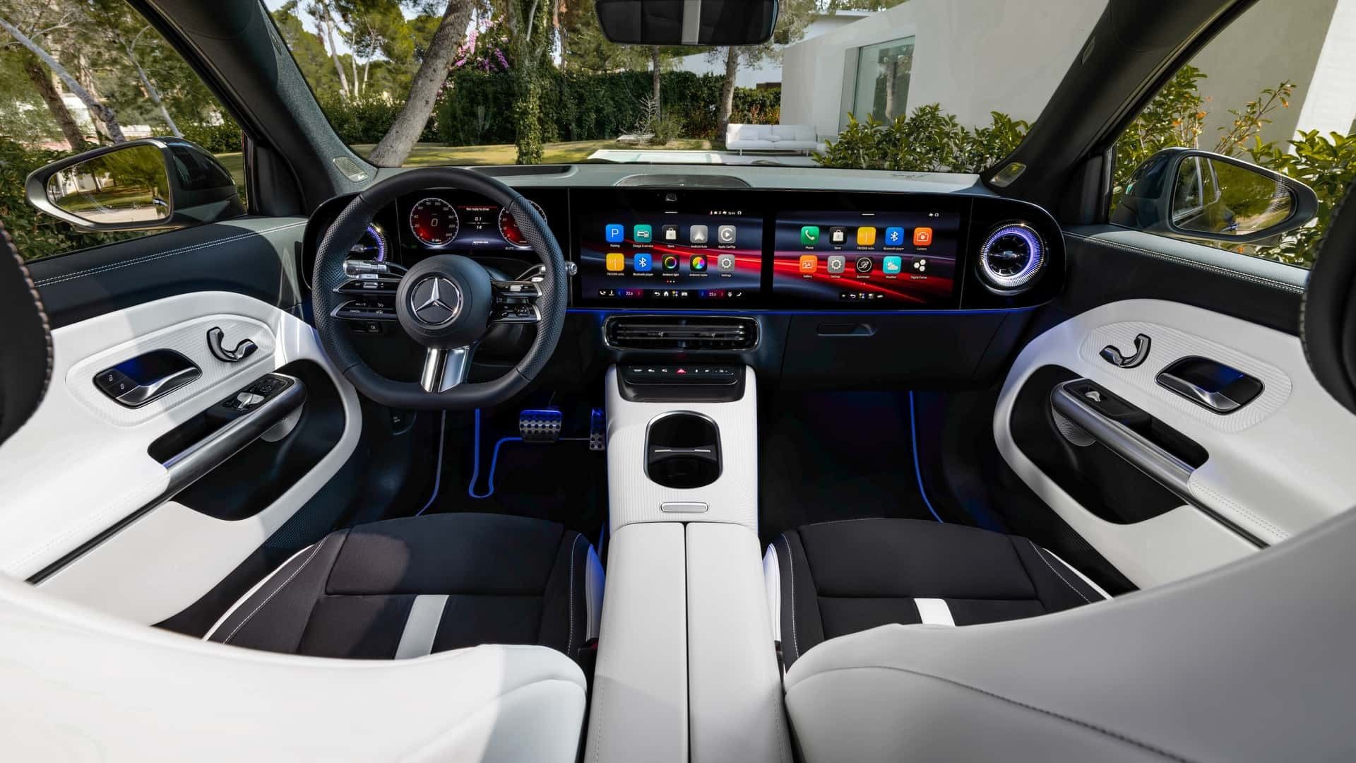 نمای داخل کابین خودرو مرسدس بنز GLB 2026