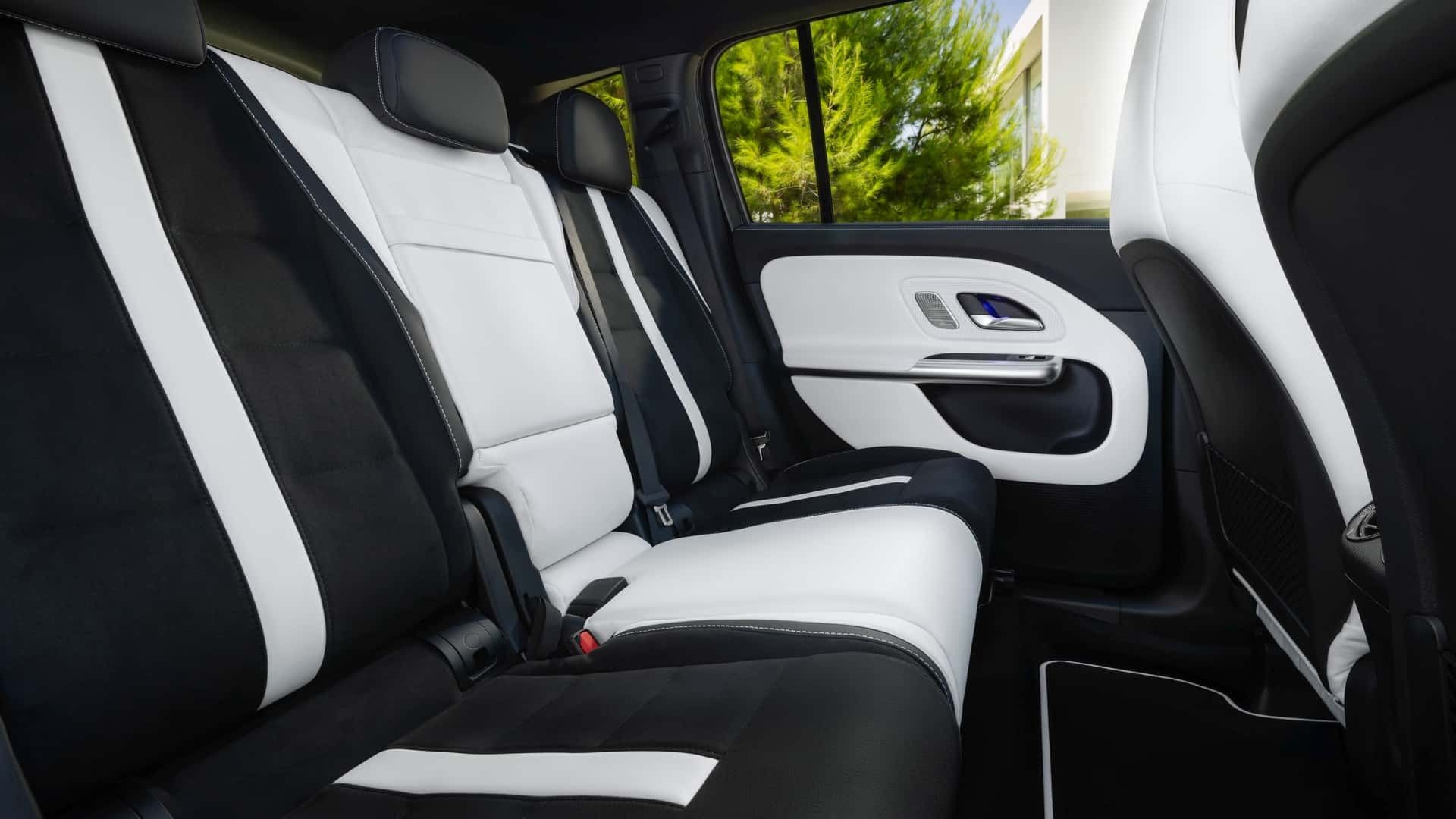 صندلی‌های ردیف دوم خودرو مرسدس بنز GLB 2026