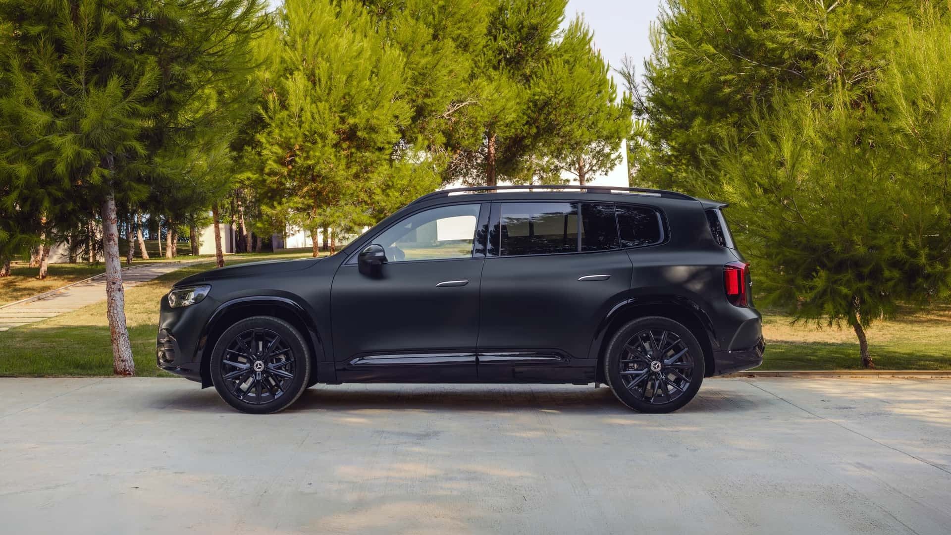 نمای جانبی خودرو مرسدس بنز GLB 2026 