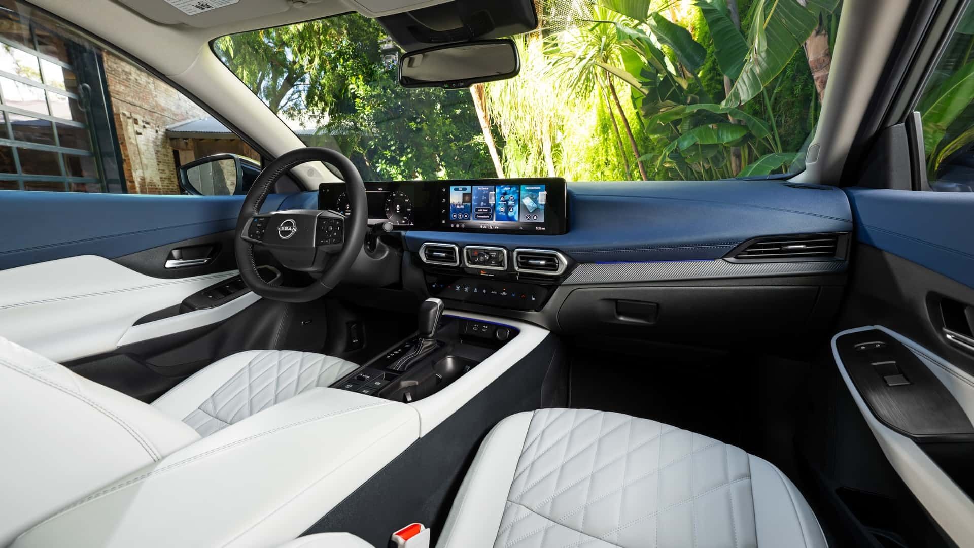 نمای داخل کابین خودرو نیسان سنترا اس