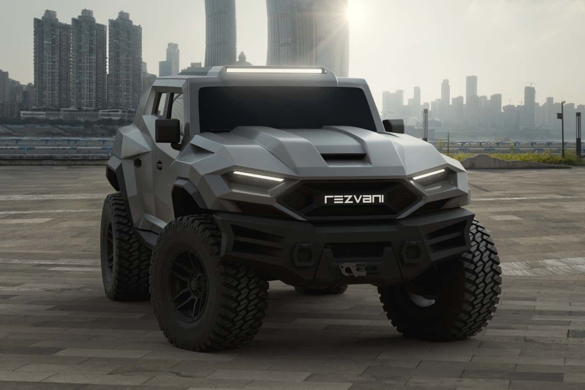 نمای سه‌چهارم جلو خودرو رضوانی تانک