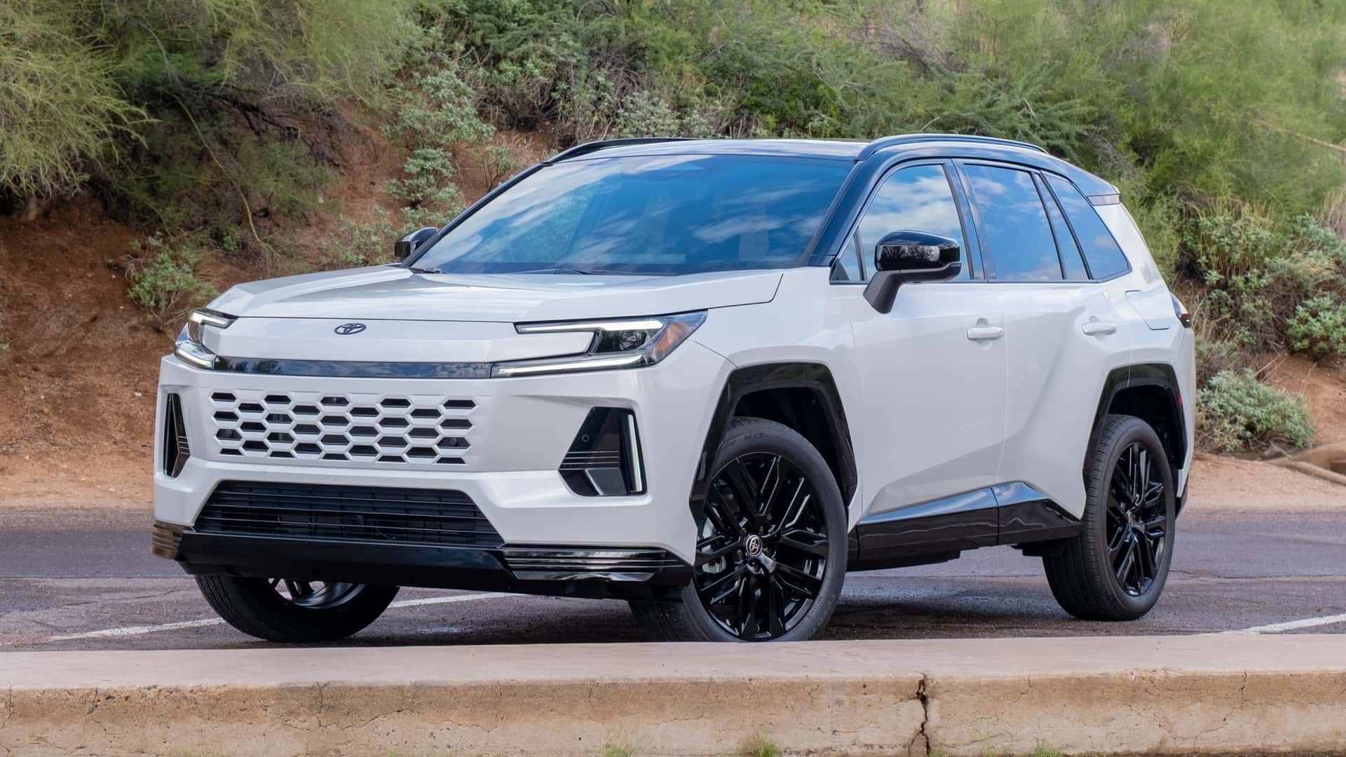 نمای سه‌چهارم جلو خودرو تویوتا راوفور ۲۰۲۶ رنگ سفید