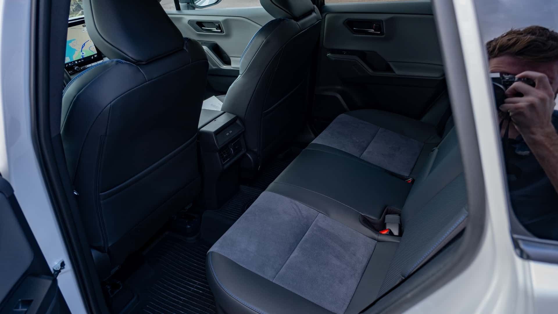 صندلی‌های عقب خودرو تویوتا راوفور ۲۰۲۶