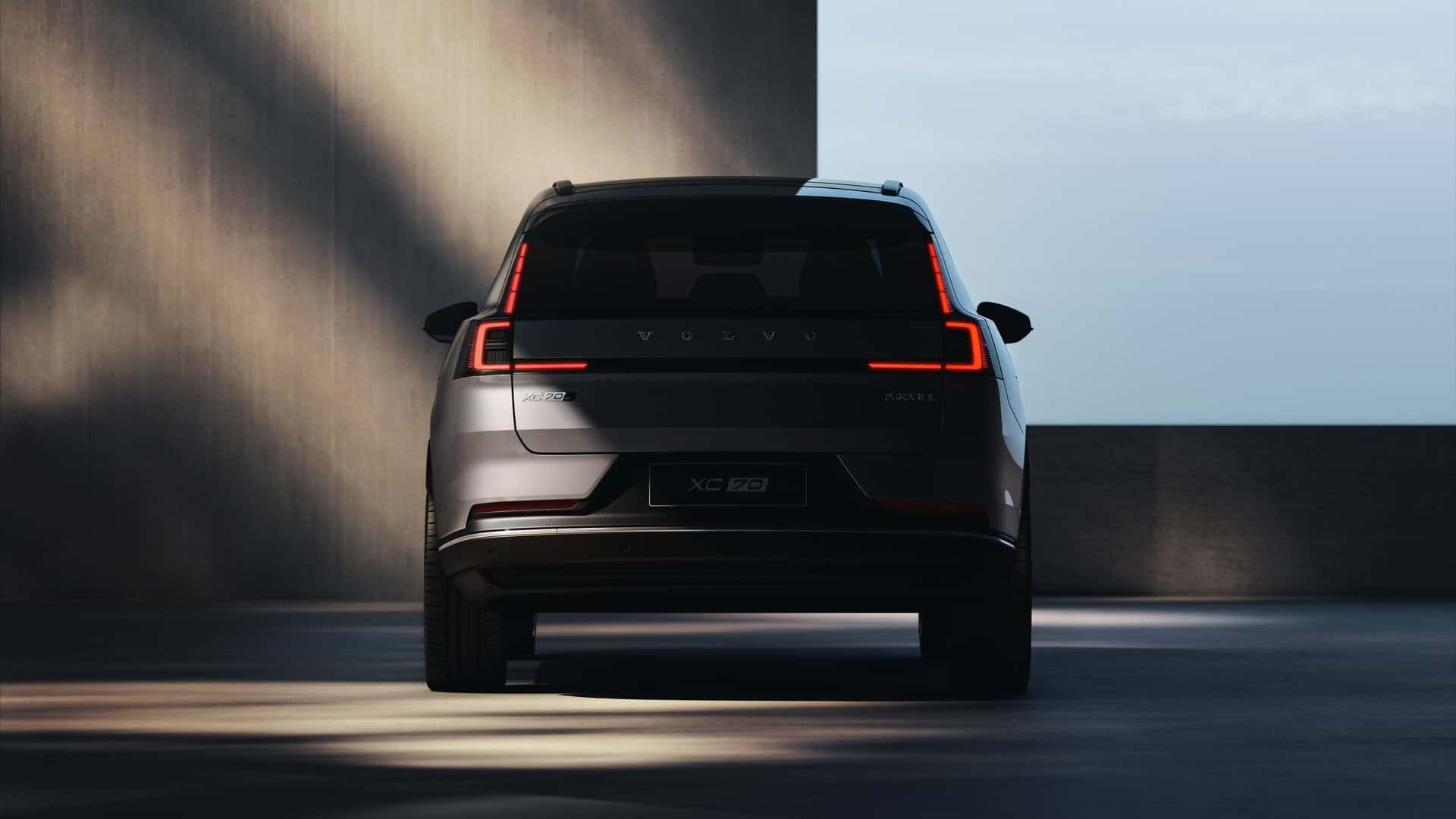 نمای عقب خودرو ولوو XC70