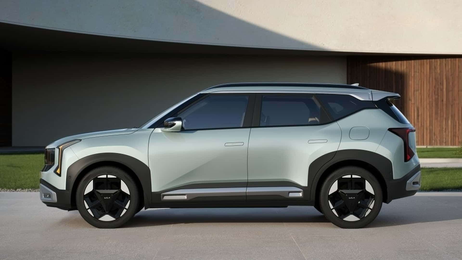 نمای جانبی خودرو کیا سلتوس