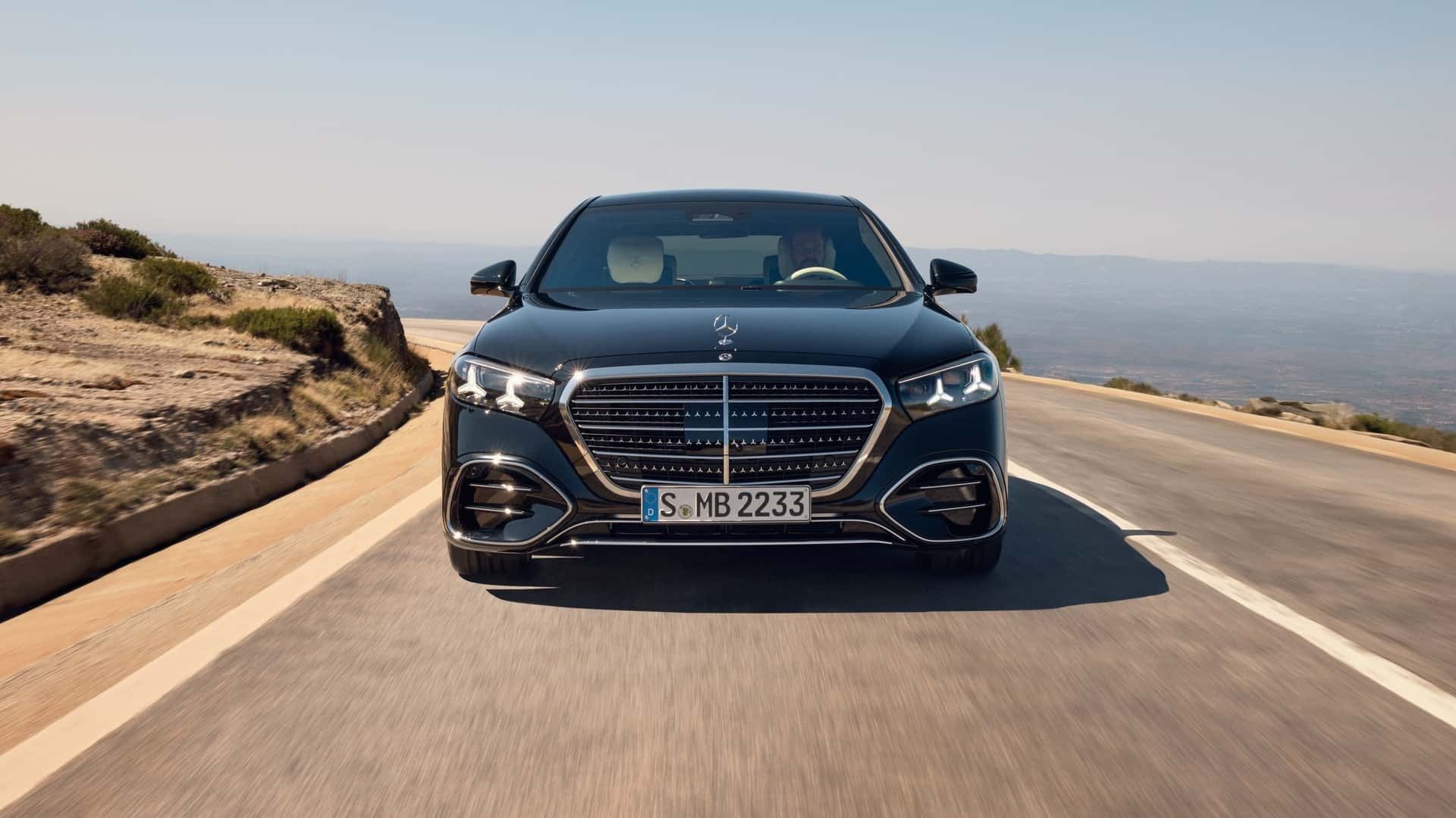 نمای جلو خودرو مرسدس اس کلاس ۲۰۲۷