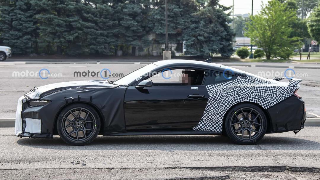 نمای کناری مدل جدید شلبی GT500