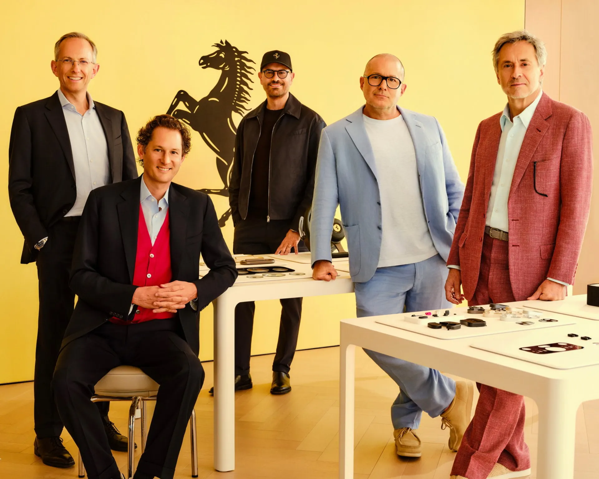 جانی آیو و مدیران ارشد فراری