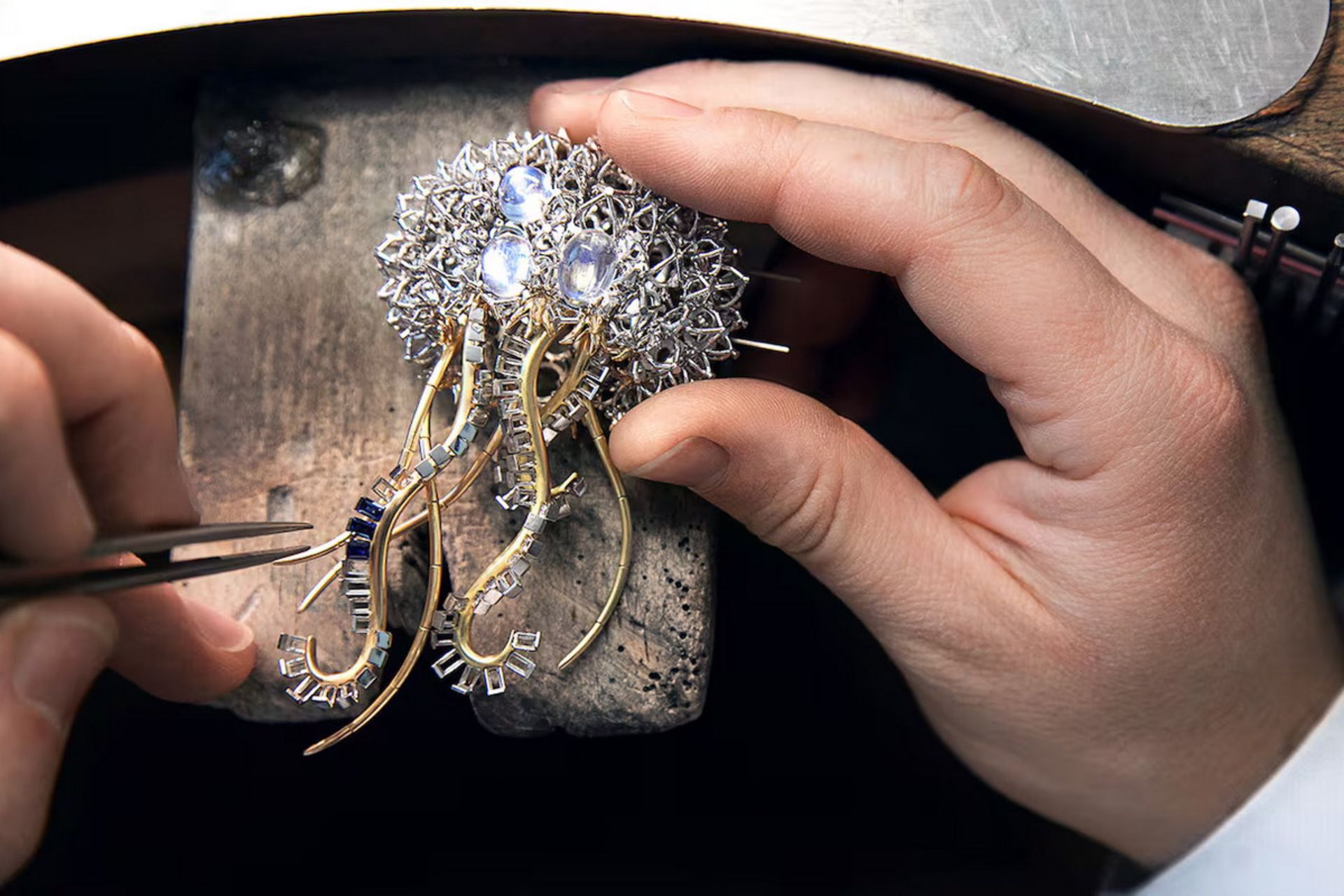 نمونه جواهرات برند LVMH 