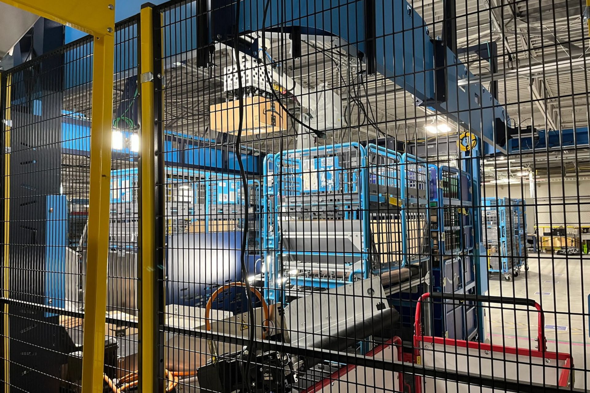 ربات کاردینال Cardinal آمازون