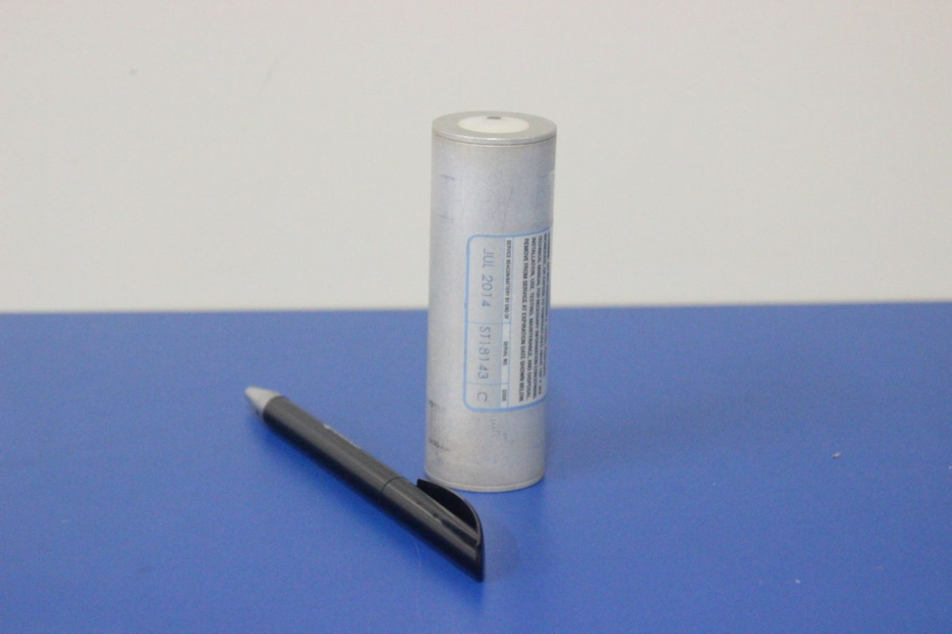 سایز بیکن مکان‌یاب (ULB) در مقایسه با یک خودکار