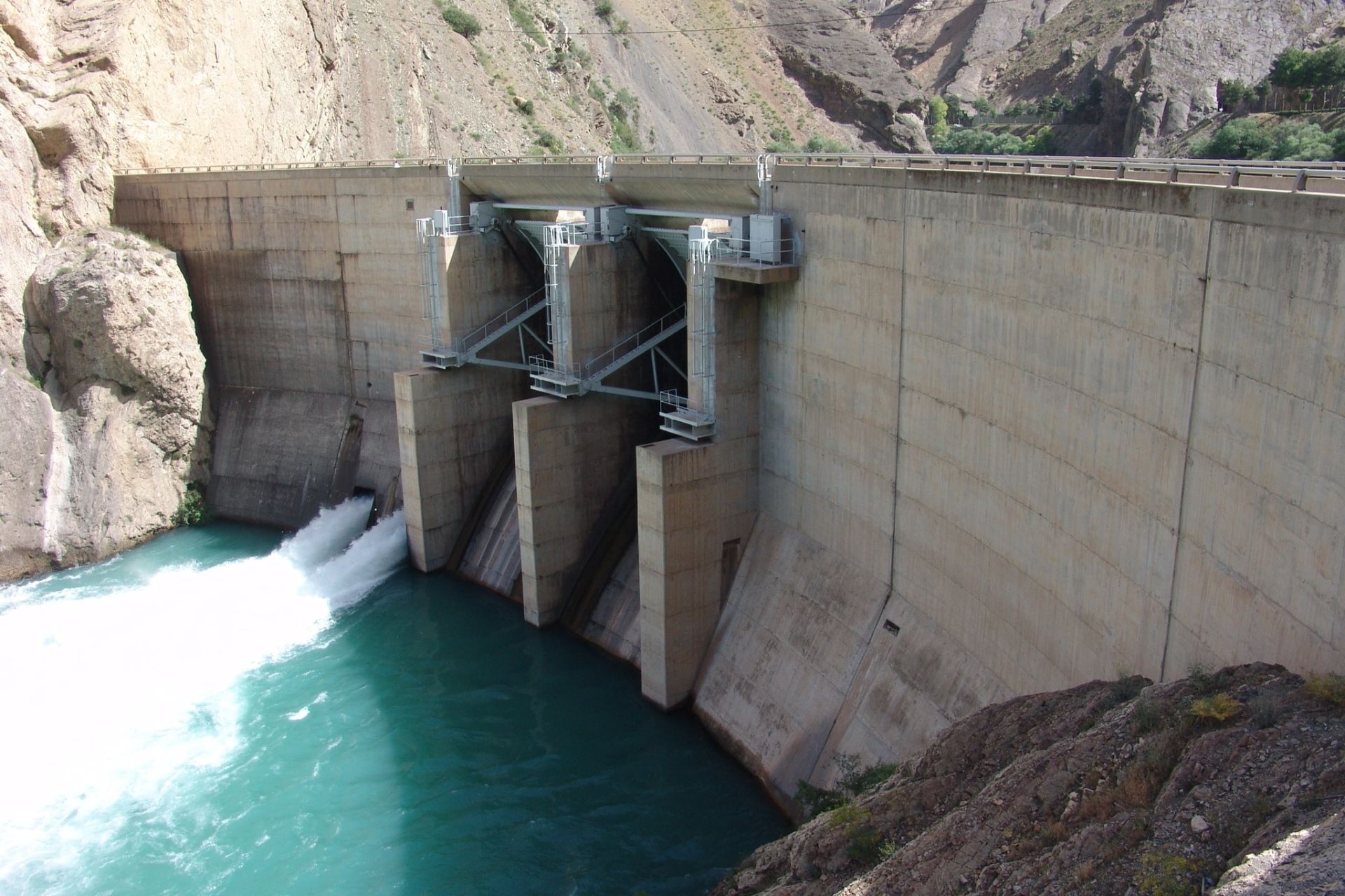 نیروگاه برق‌آبی سد امیرکبیر کرج