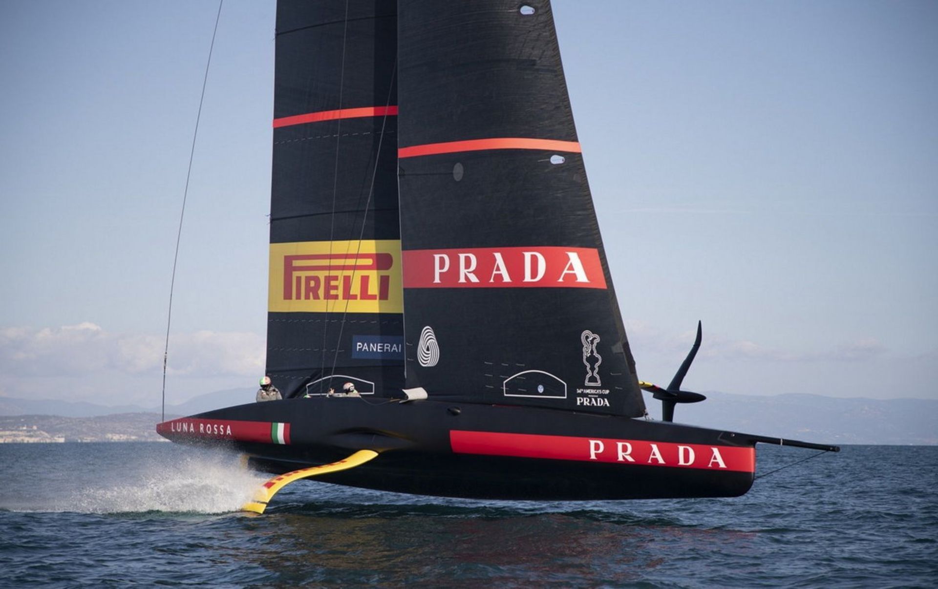 قایق لونا روسای پرادا