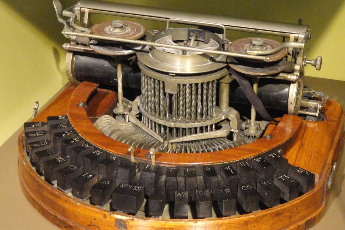 ماشین تایپی هموند (Hammond Typewriter)