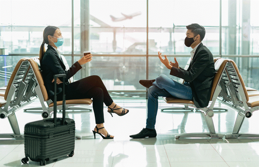 زن و مرد در فرودگاه، بیمه مسافرتی علی بابا