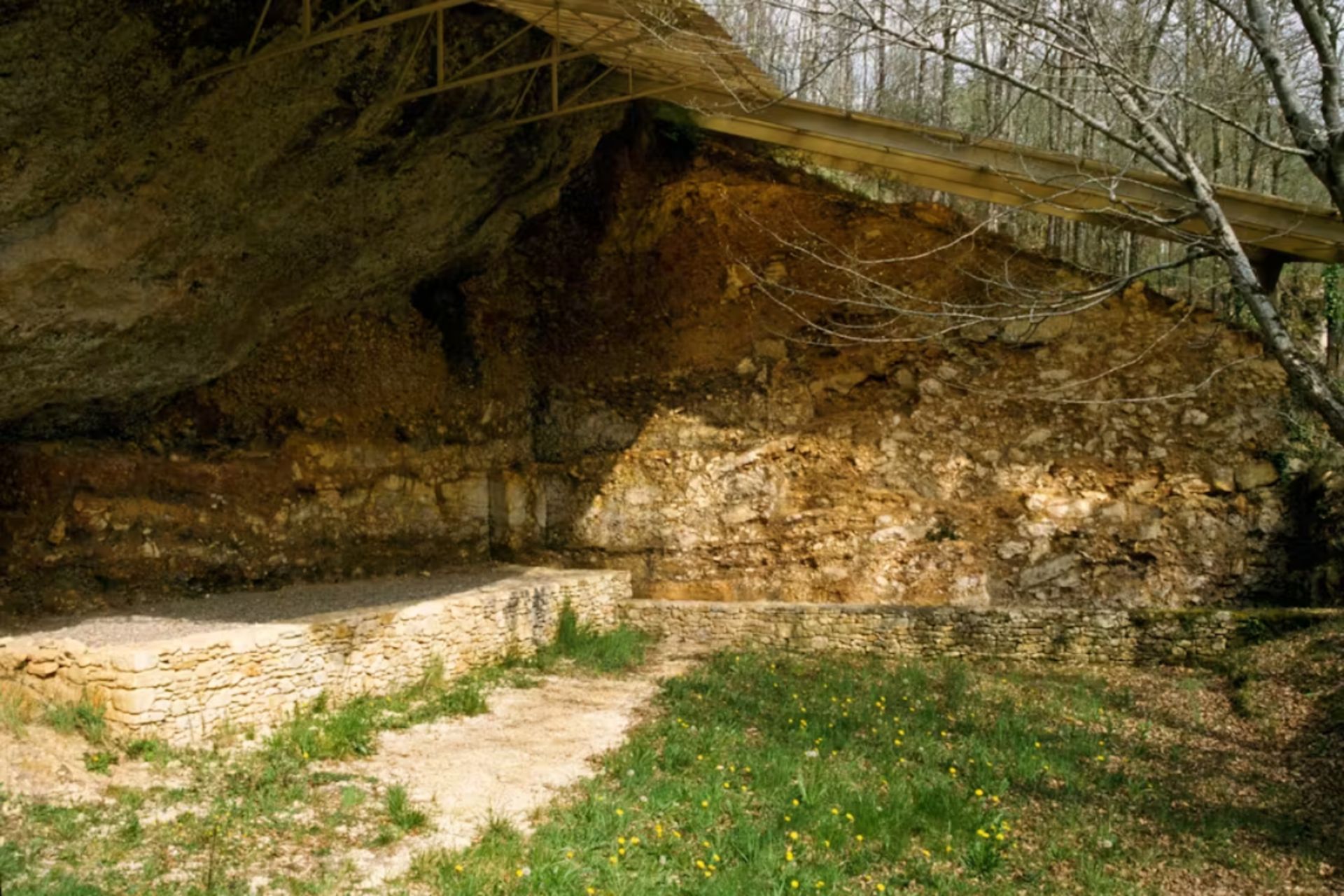 محل تدفین نئاندرتال‌ها در جنوب غربی فرانسه.