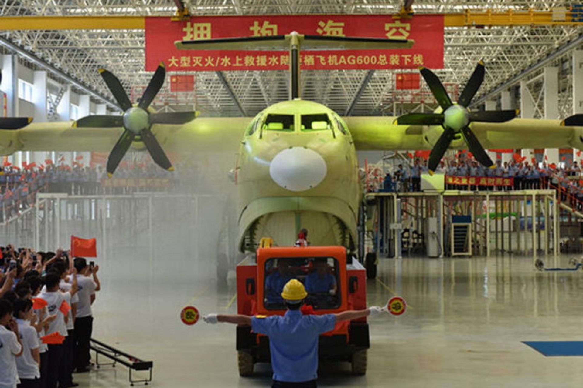 هواپیمای دوزیست Ag600 قبل از دریافت گواهینامه 