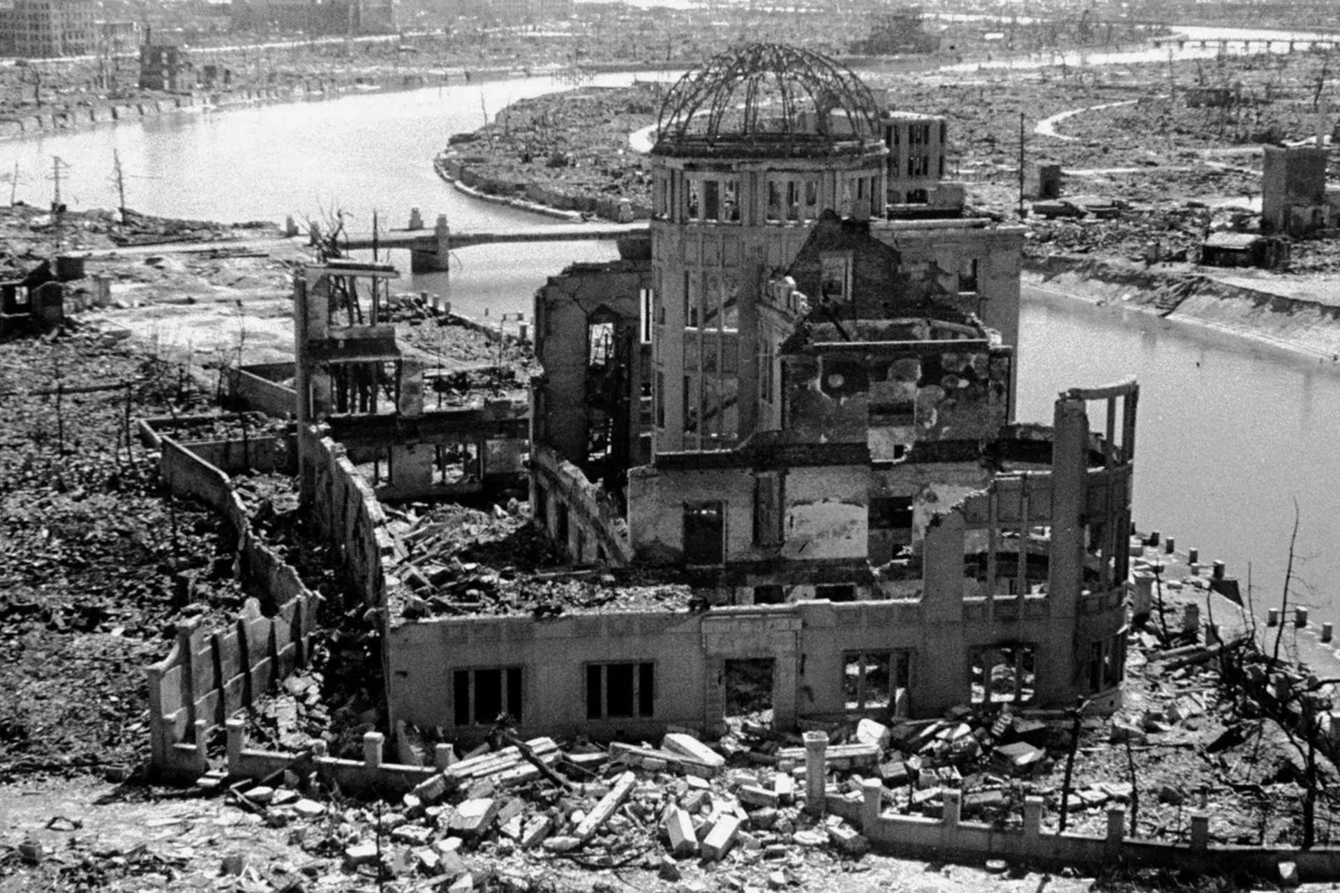 عکسی از شهر هیروشیما پس از بمباران اتمی