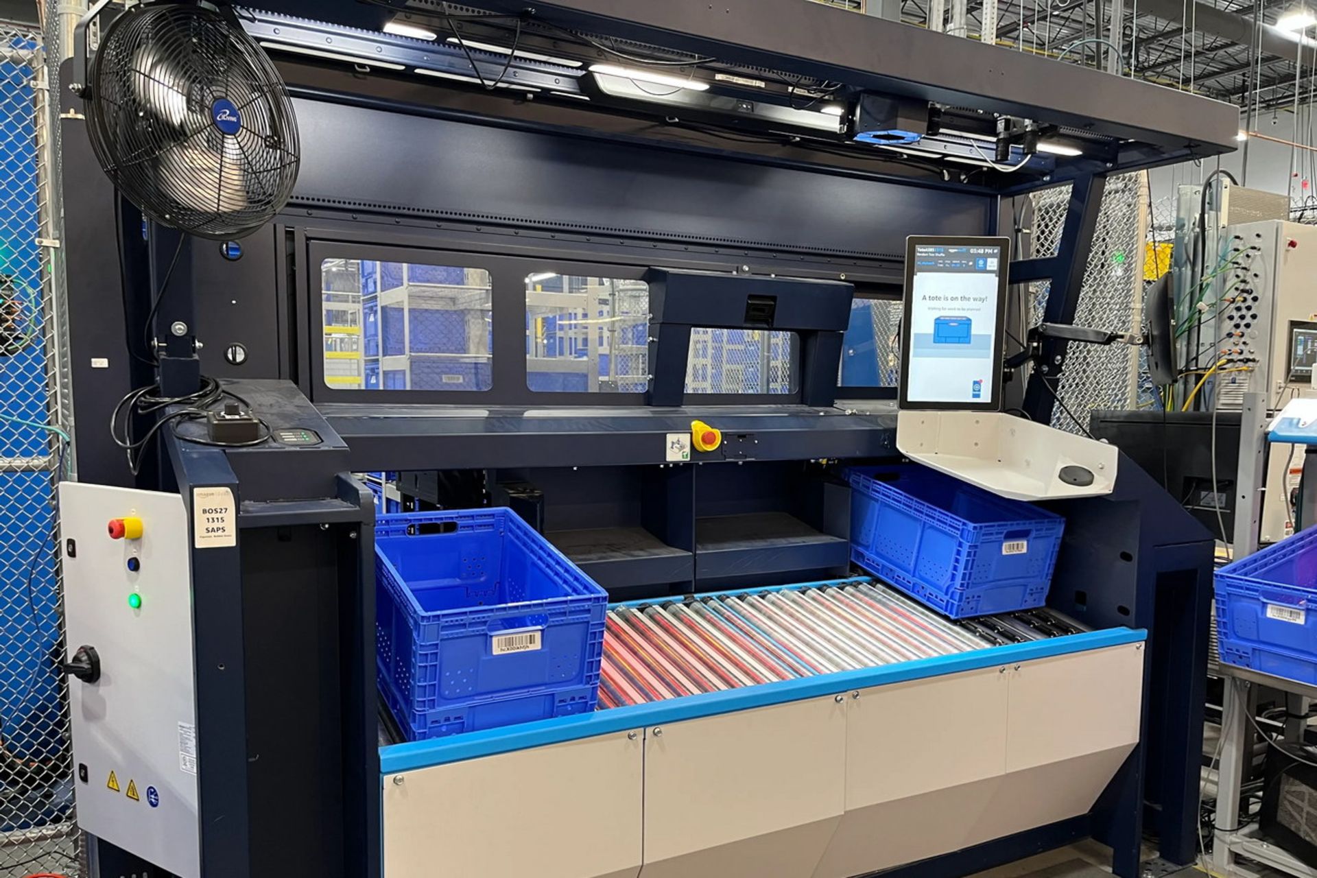 سیستم رباتیکی که بسته‌ها را به محل کار کارمندان آمازون می‌آورد