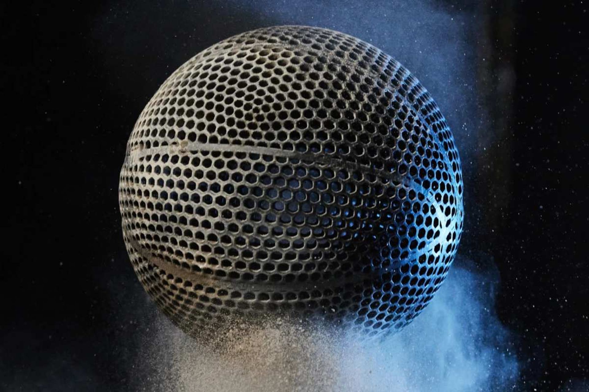 توپ بسکتبال بدون هوا ساخته شده با چاپ سه بعدی