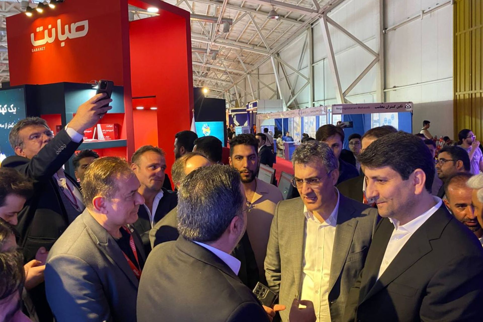 صبانت وزیر ارتباطات